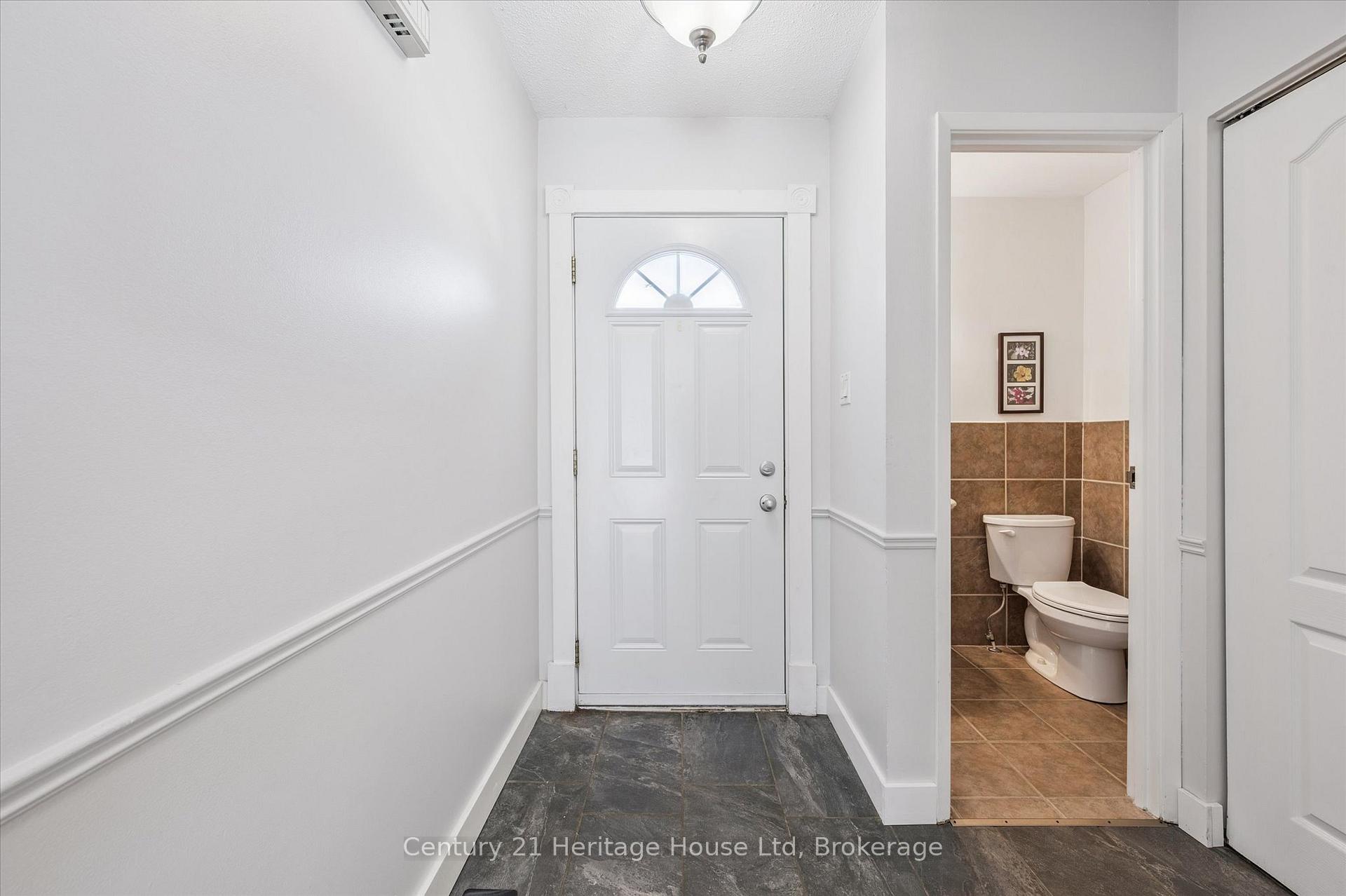 Photo 6 of Unit 230, 31 Greengate Road, Guelph, Junction/Onward Willow — HOMEH