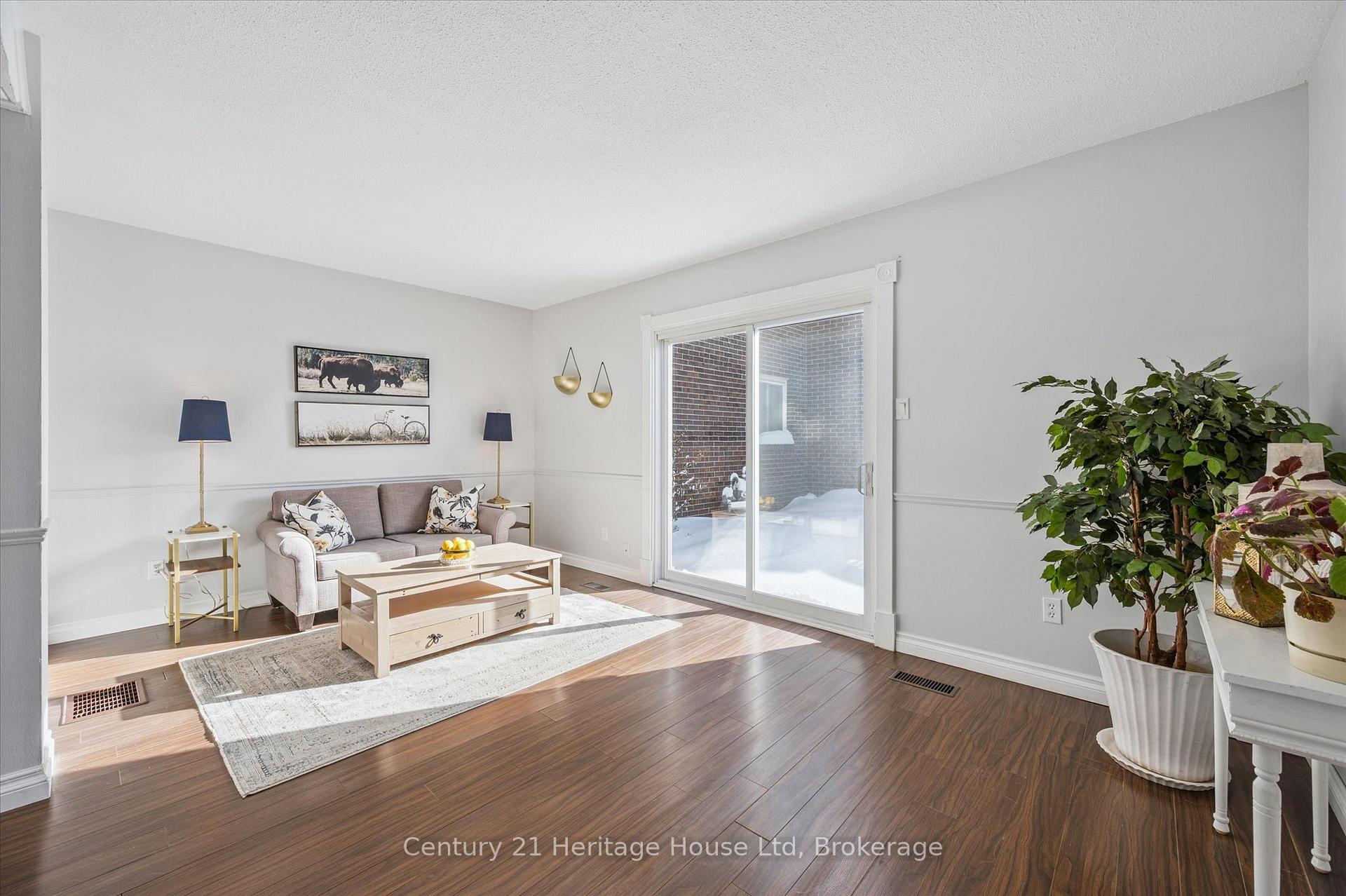Photo 8 of Unit 230, 31 Greengate Road, Guelph, Junction/Onward Willow — HOMEH