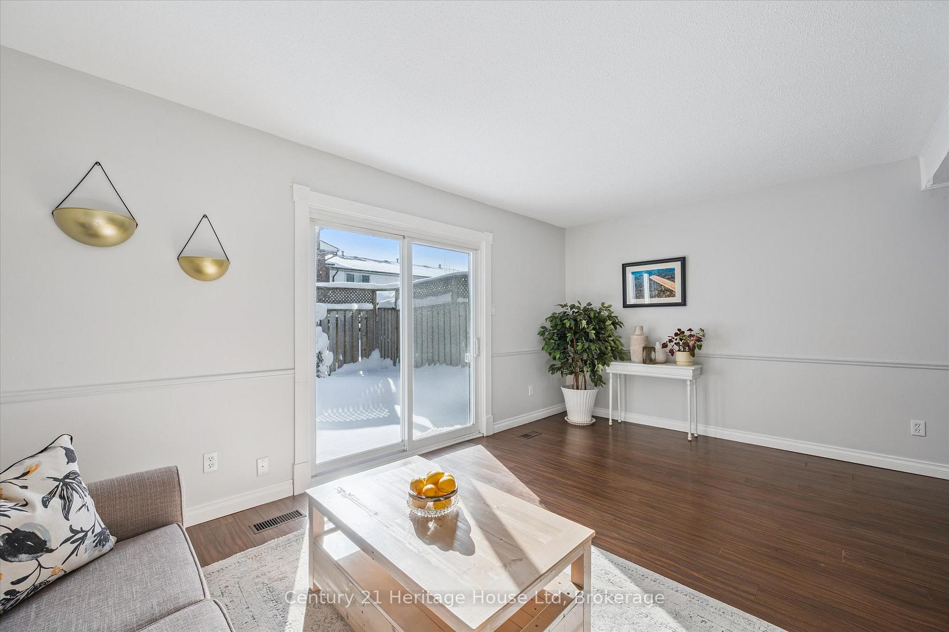 Photo 10 of Unit 230, 31 Greengate Road, Guelph, Junction/Onward Willow — HOMEH