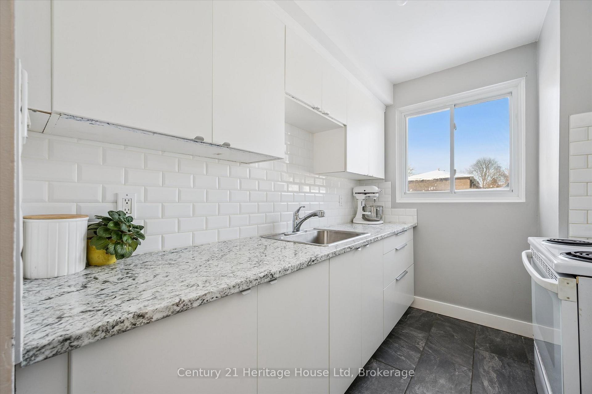 Photo 16 of Unit 230, 31 Greengate Road, Guelph, Junction/Onward Willow — HOMEH