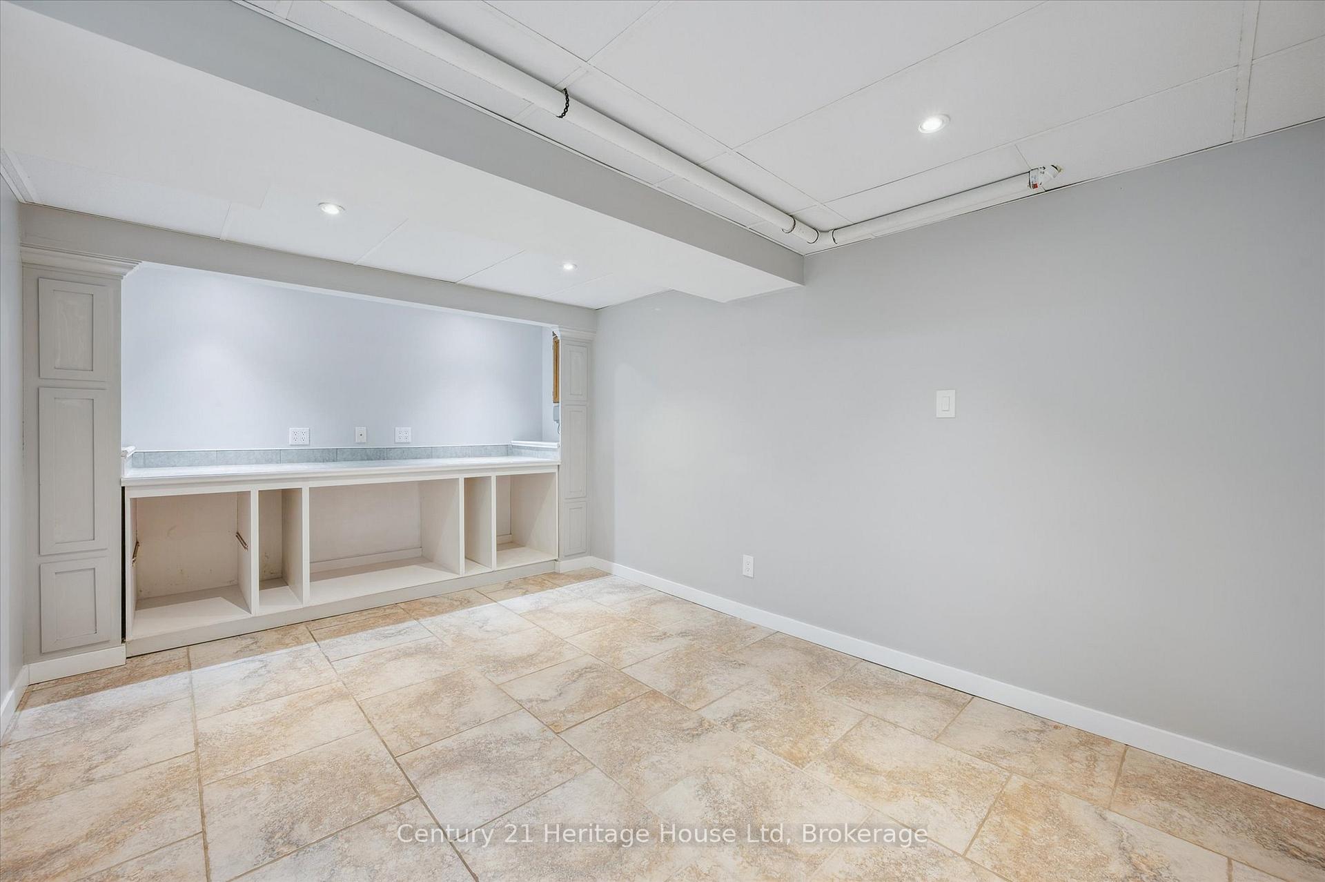 Photo 29 of Unit 230, 31 Greengate Road, Guelph, Junction/Onward Willow — HOMEH
