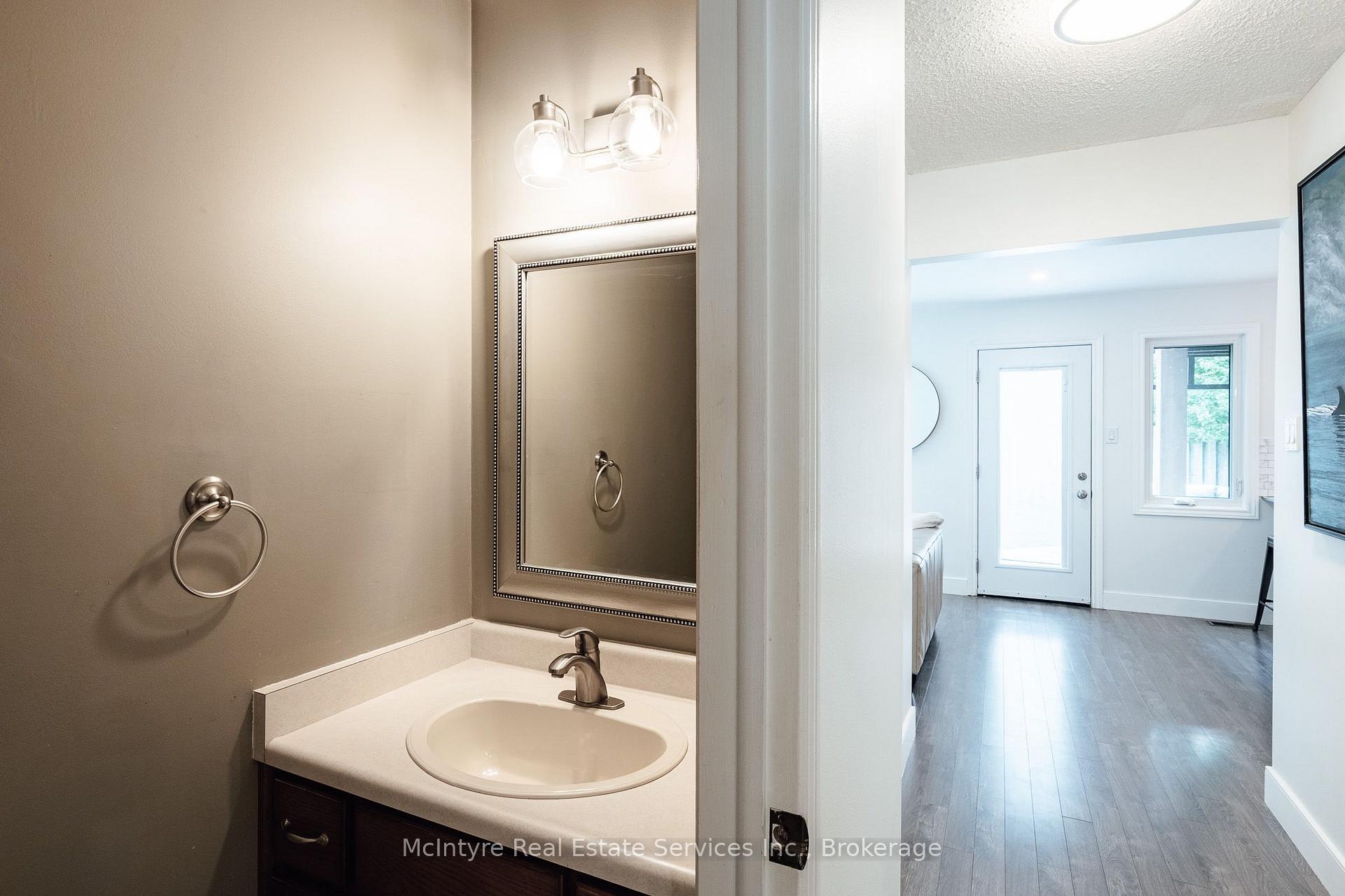 Photo 7 of 277 Canterbury Drive, Waterloo, Lexington/Lincoln Village — HOMEH