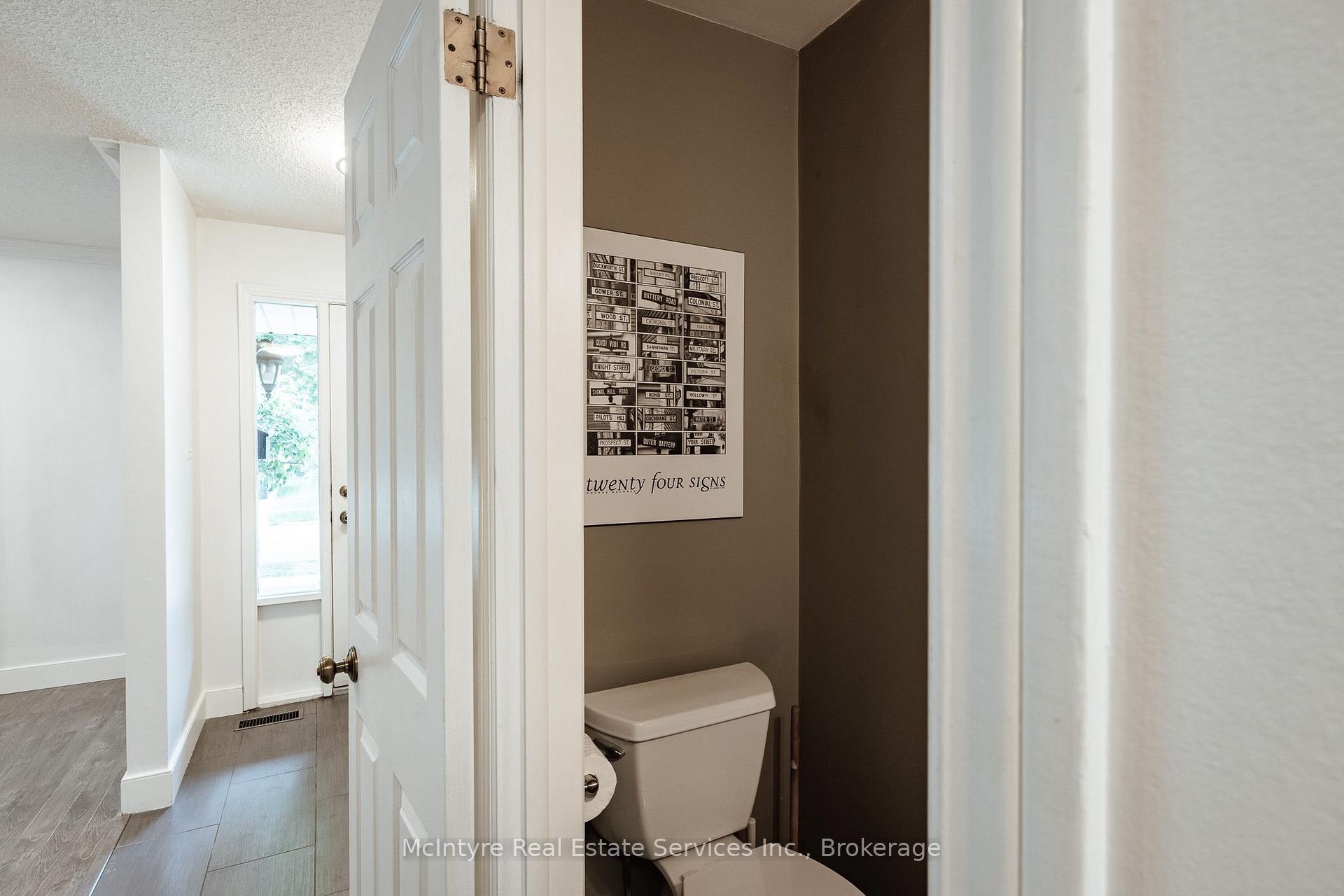 Photo 8 of 277 Canterbury Drive, Waterloo, Lexington/Lincoln Village — HOMEH