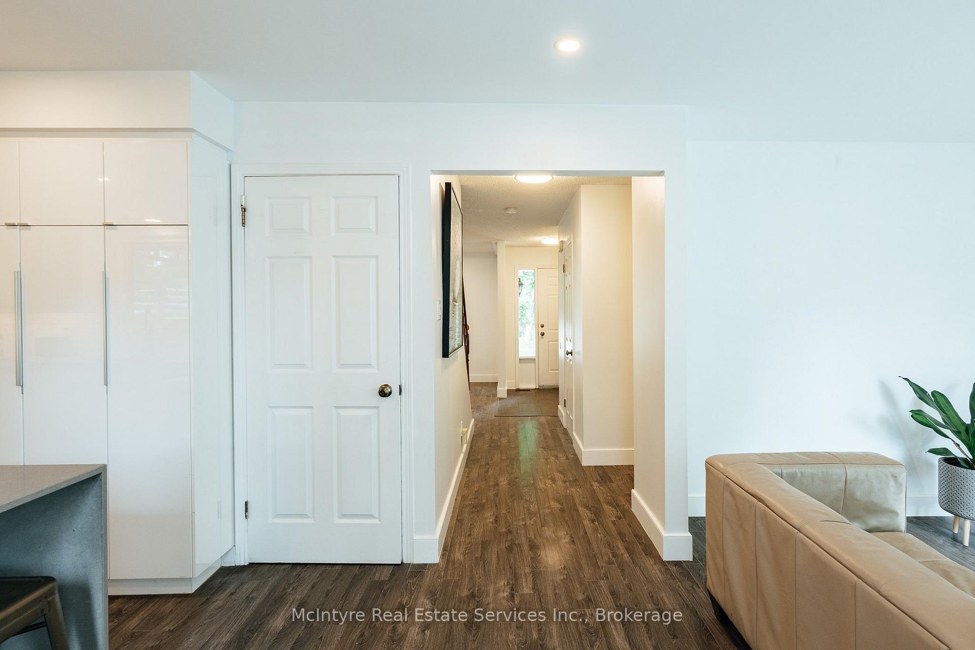 Photo 12 of 277 Canterbury Drive, Waterloo, Lexington/Lincoln Village — HOMEH