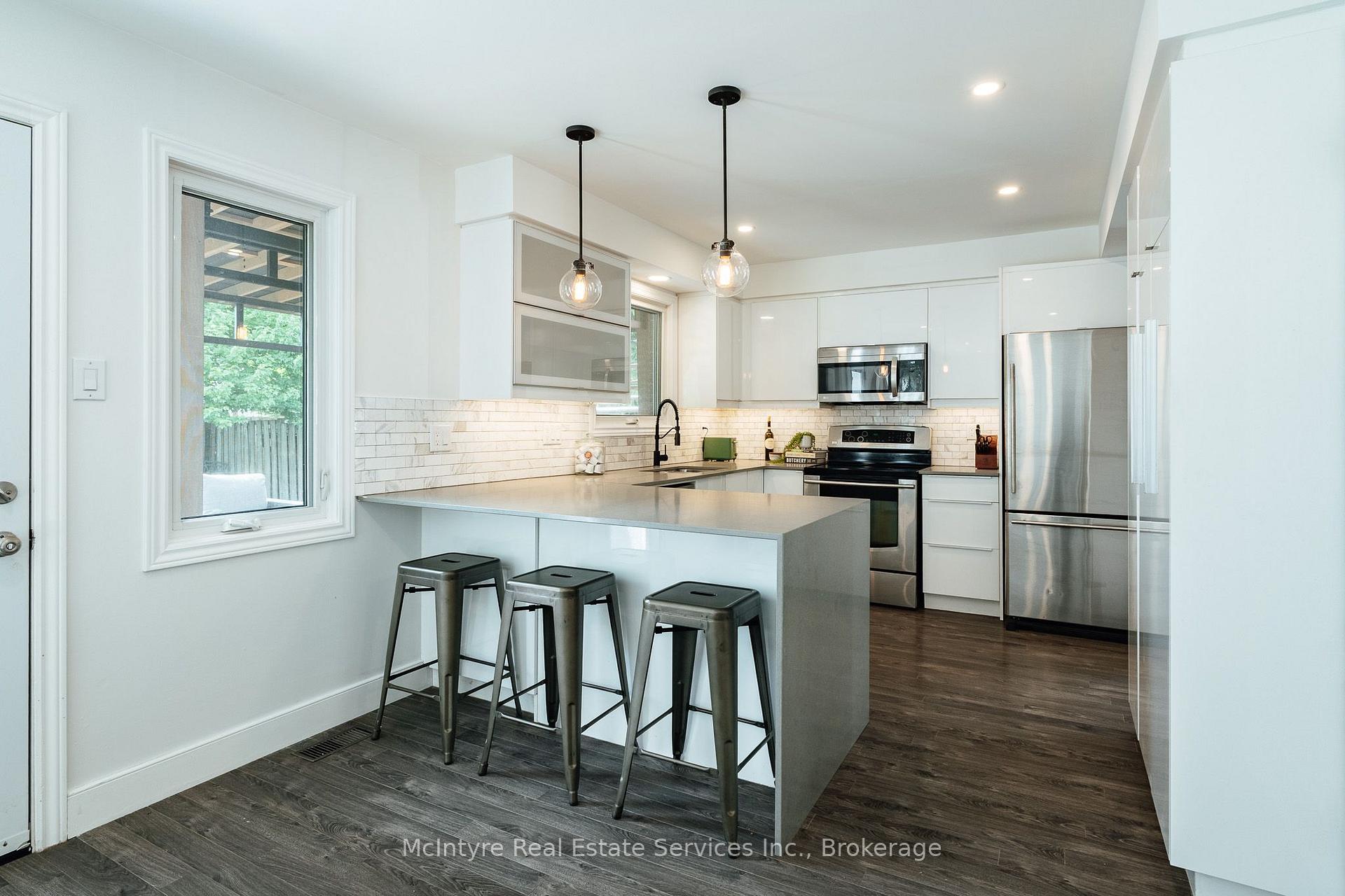 Photo 16 of 277 Canterbury Drive, Waterloo, Lexington/Lincoln Village — HOMEH