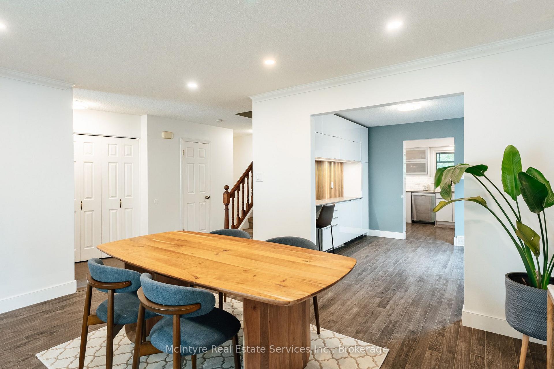 Photo 23 of 277 Canterbury Drive, Waterloo, Lexington/Lincoln Village — HOMEH