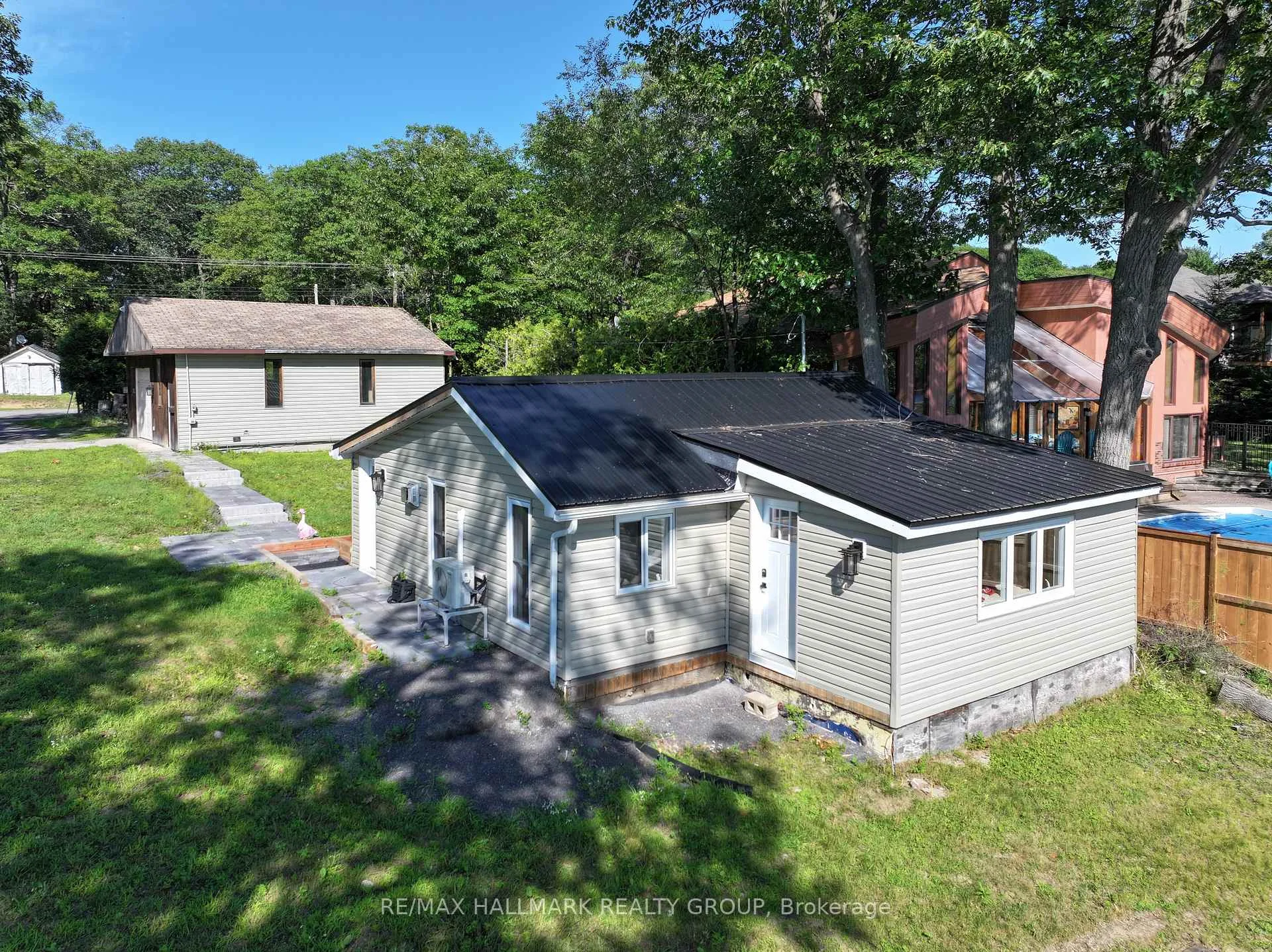 Photo 1 of 1114 Bayview Drive, Ottawa, Constance Bay — HOMEH