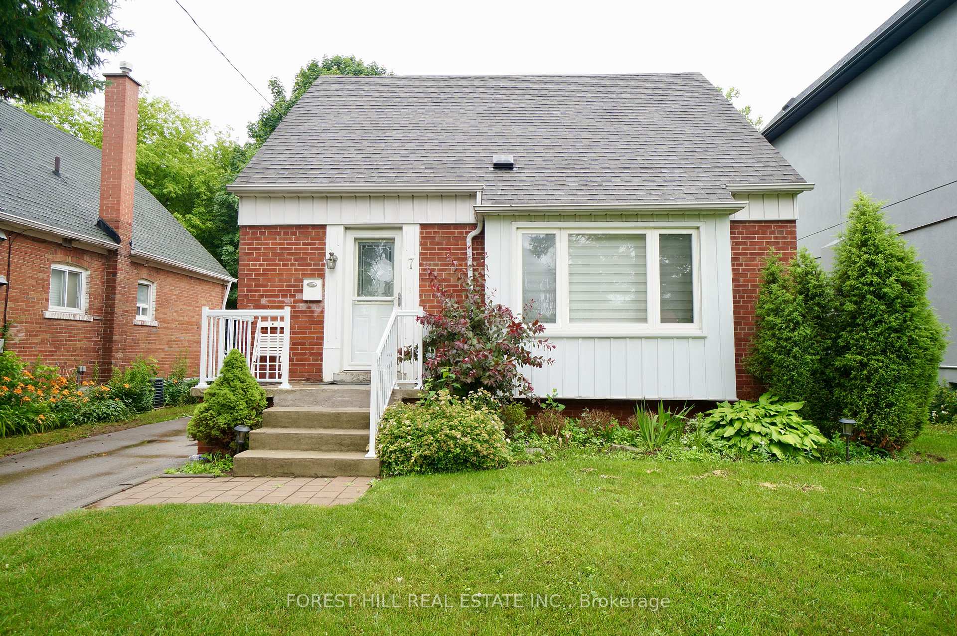 Photo 1 of 7 Twin Pauls Crescent, Scarborough, Wexford-Maryvale — HOMEH