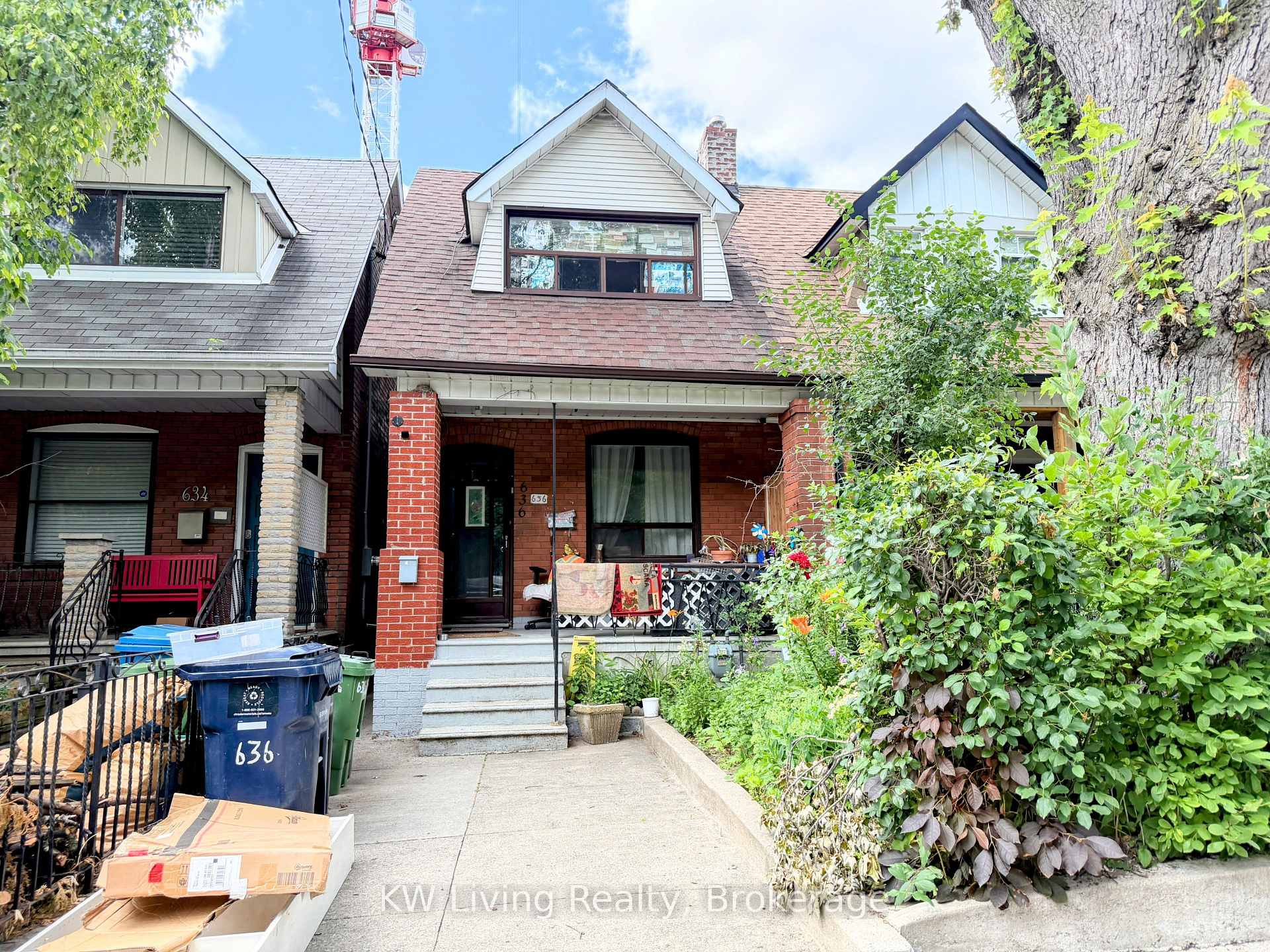 Front of 636 Clinton Street