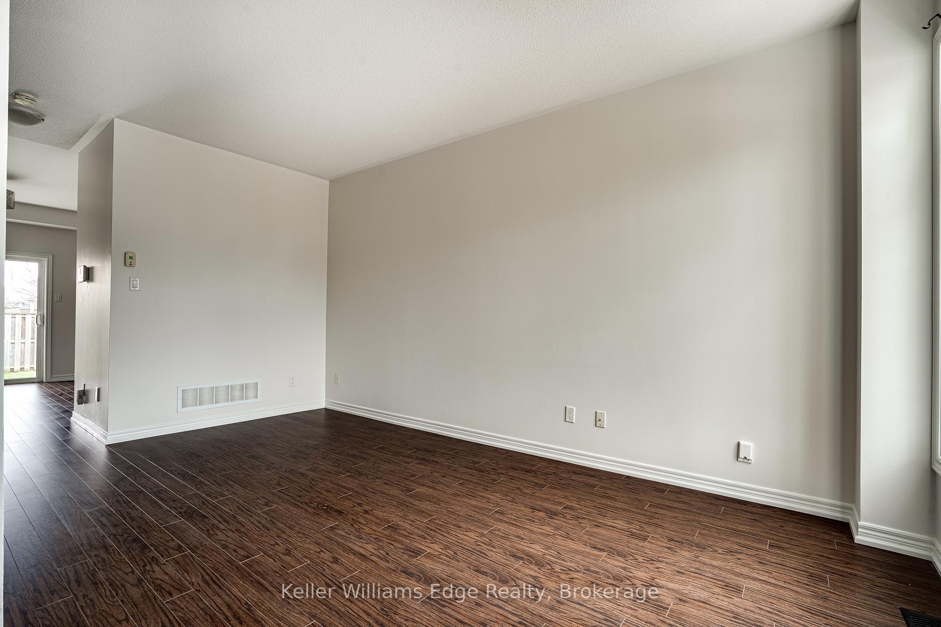 Photo 5 of 93 Glendarling Crescent, Hamilton, Winona Park — HOMEH