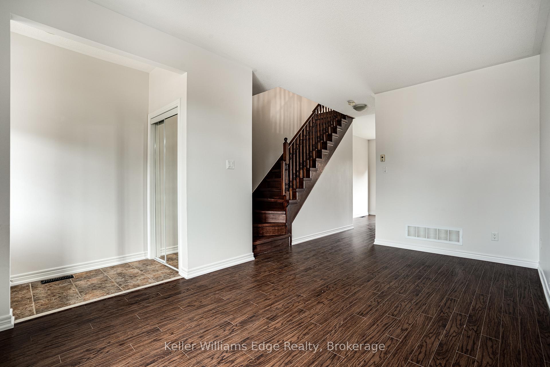 Photo 7 of 93 Glendarling Crescent, Hamilton, Winona Park — HOMEH