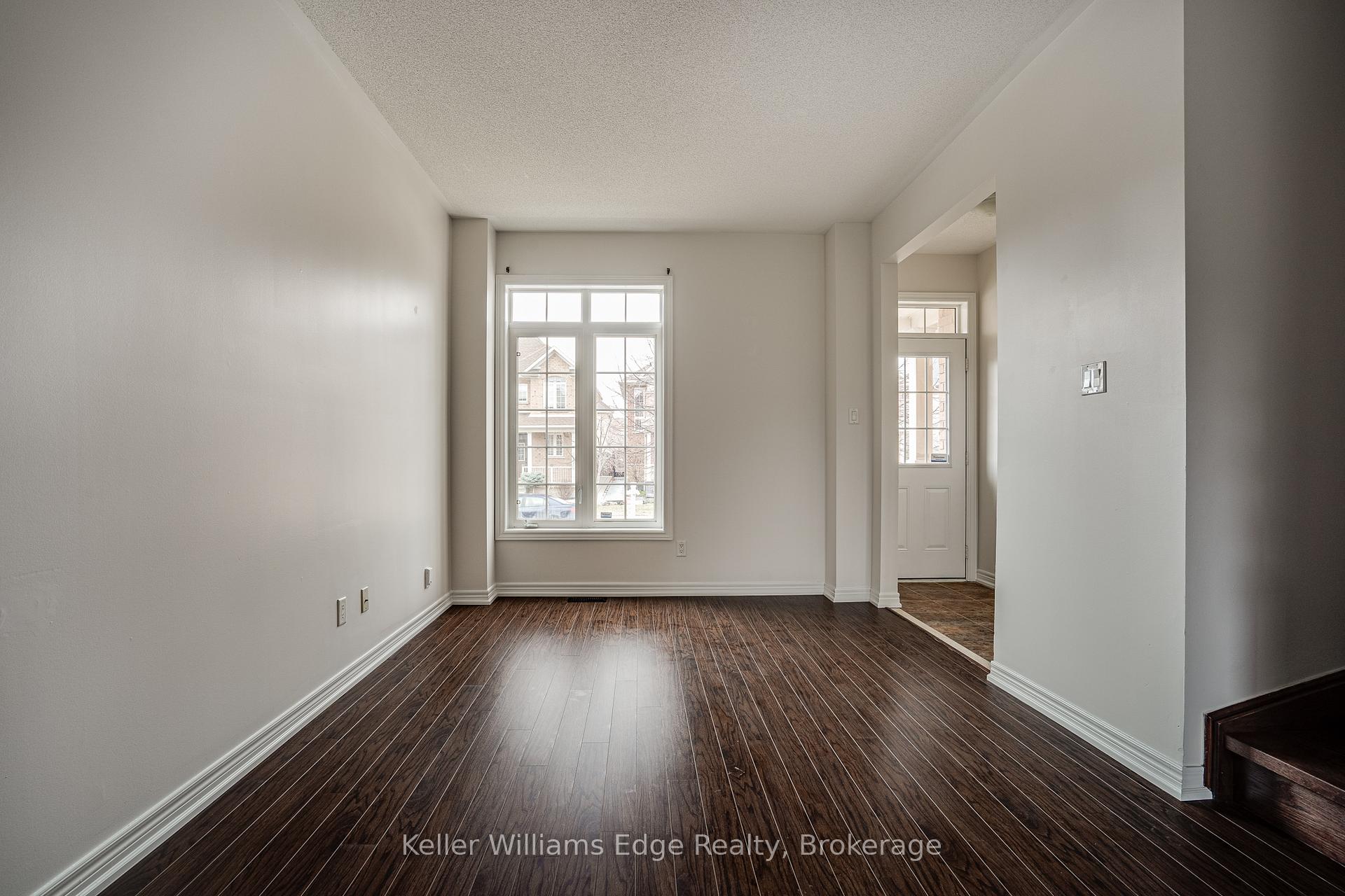 Photo 10 of 93 Glendarling Crescent, Hamilton, Winona Park — HOMEH