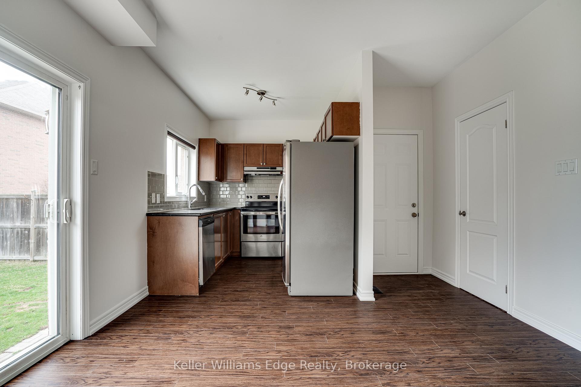 Photo 14 of 93 Glendarling Crescent, Hamilton, Winona Park — HOMEH