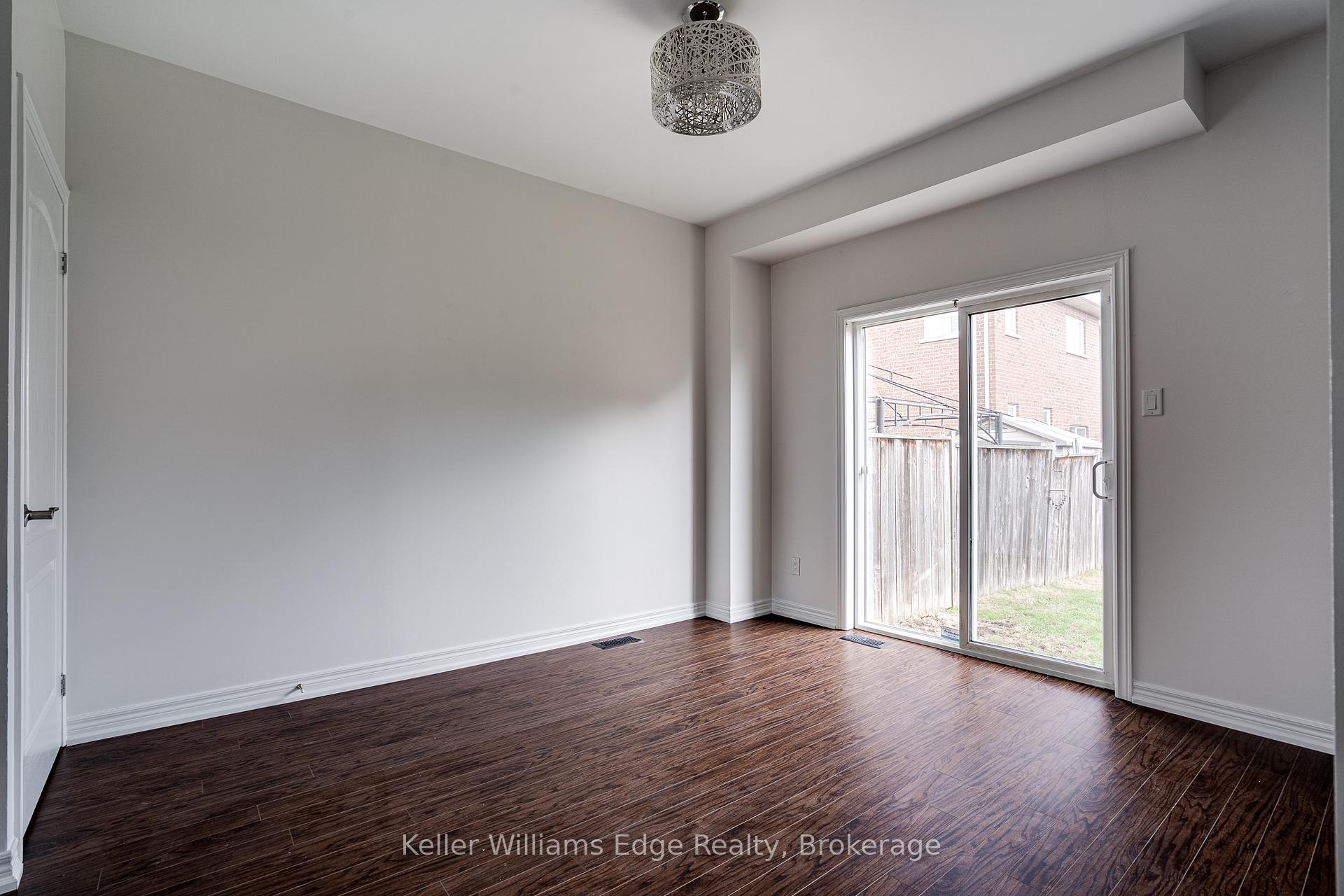 Photo 15 of 93 Glendarling Crescent, Hamilton, Winona Park — HOMEH