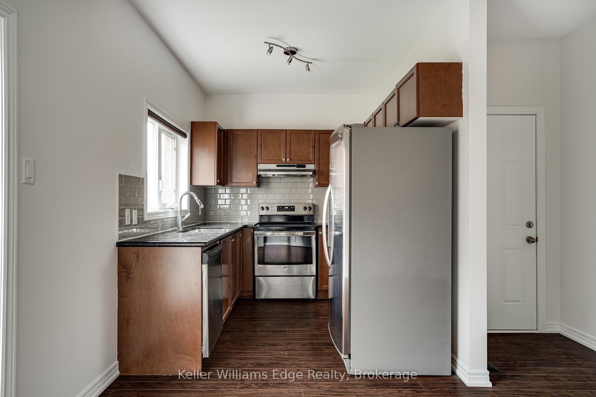 Photo 16 of 93 Glendarling Crescent, Hamilton, Winona Park — HOMEH