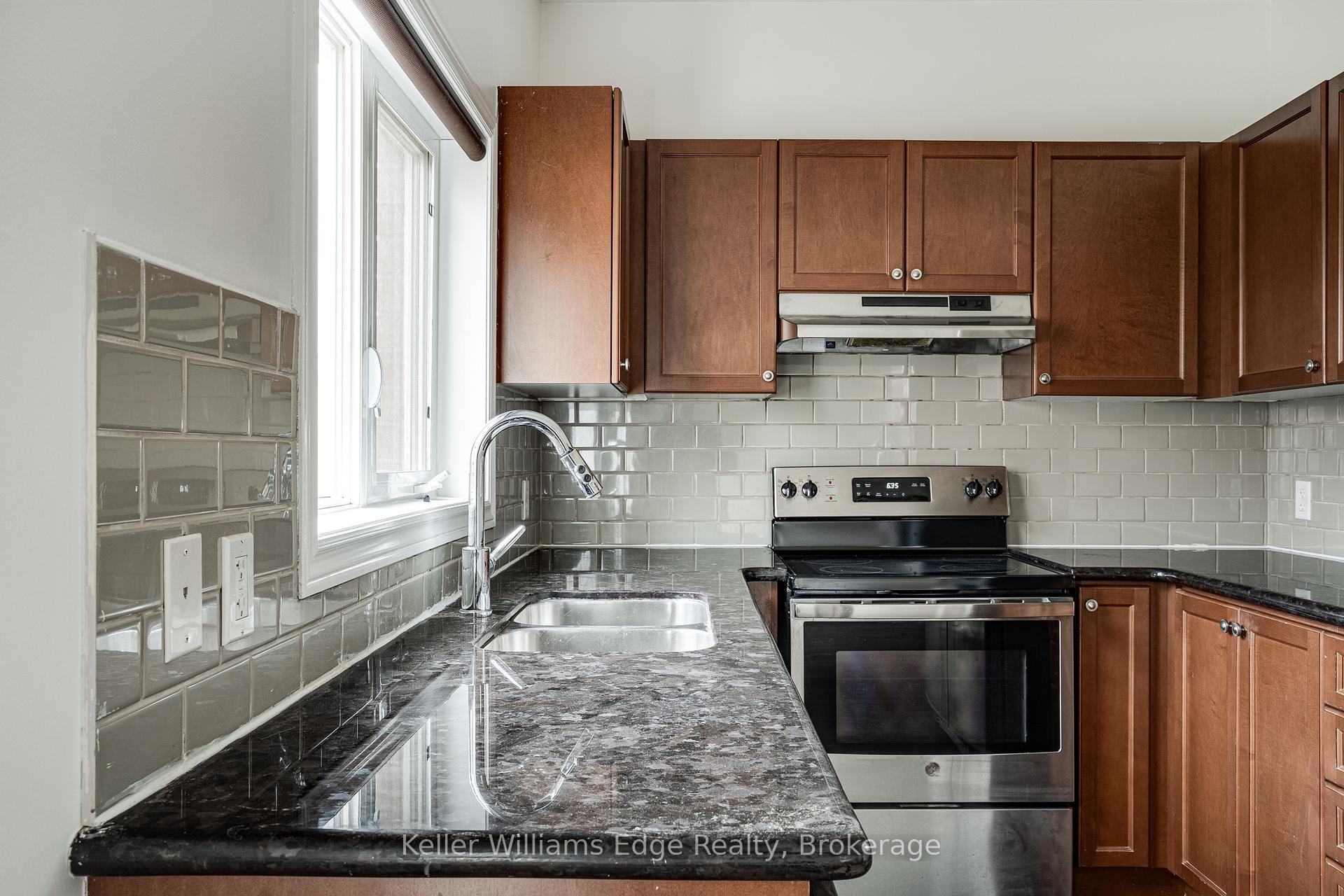 Photo 18 of 93 Glendarling Crescent, Hamilton, Winona Park — HOMEH