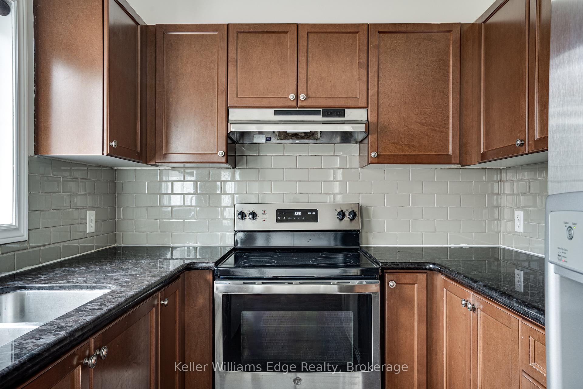 Photo 19 of 93 Glendarling Crescent, Hamilton, Winona Park — HOMEH