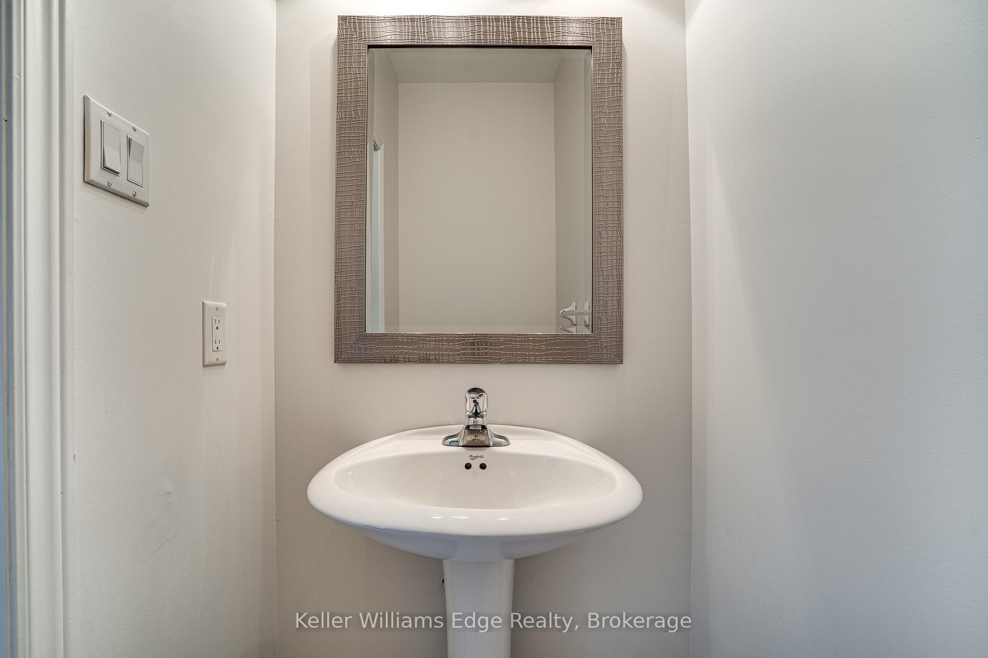Photo 22 of 93 Glendarling Crescent, Hamilton, Winona Park — HOMEH