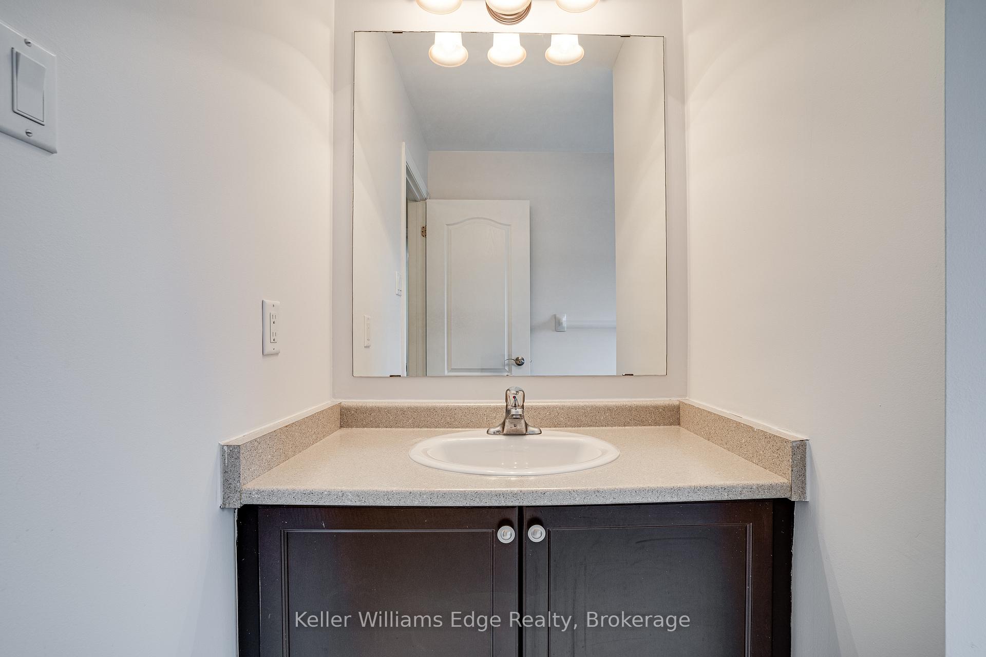 Photo 24 of 93 Glendarling Crescent, Hamilton, Winona Park — HOMEH