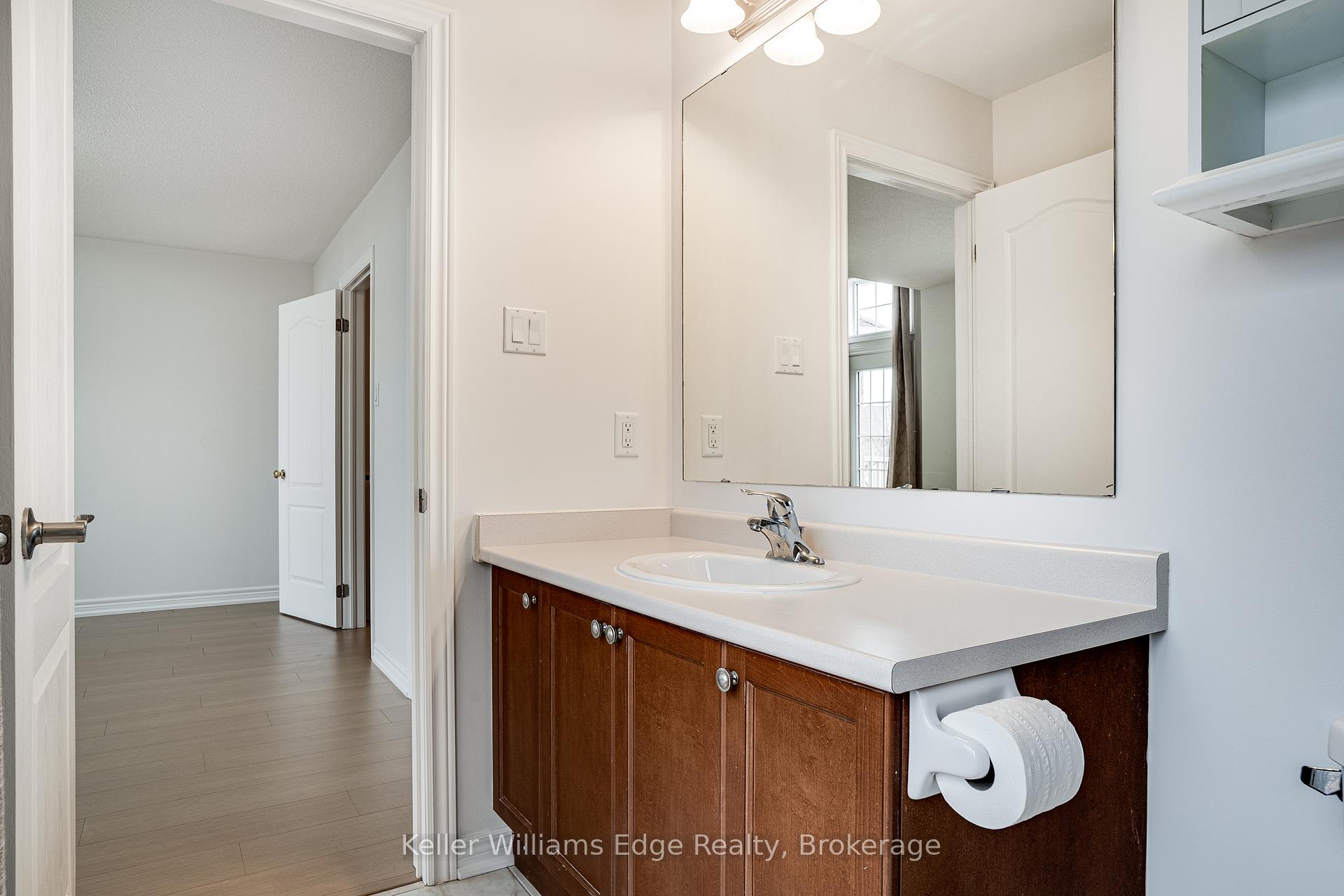 Photo 26 of 93 Glendarling Crescent, Hamilton, Winona Park — HOMEH