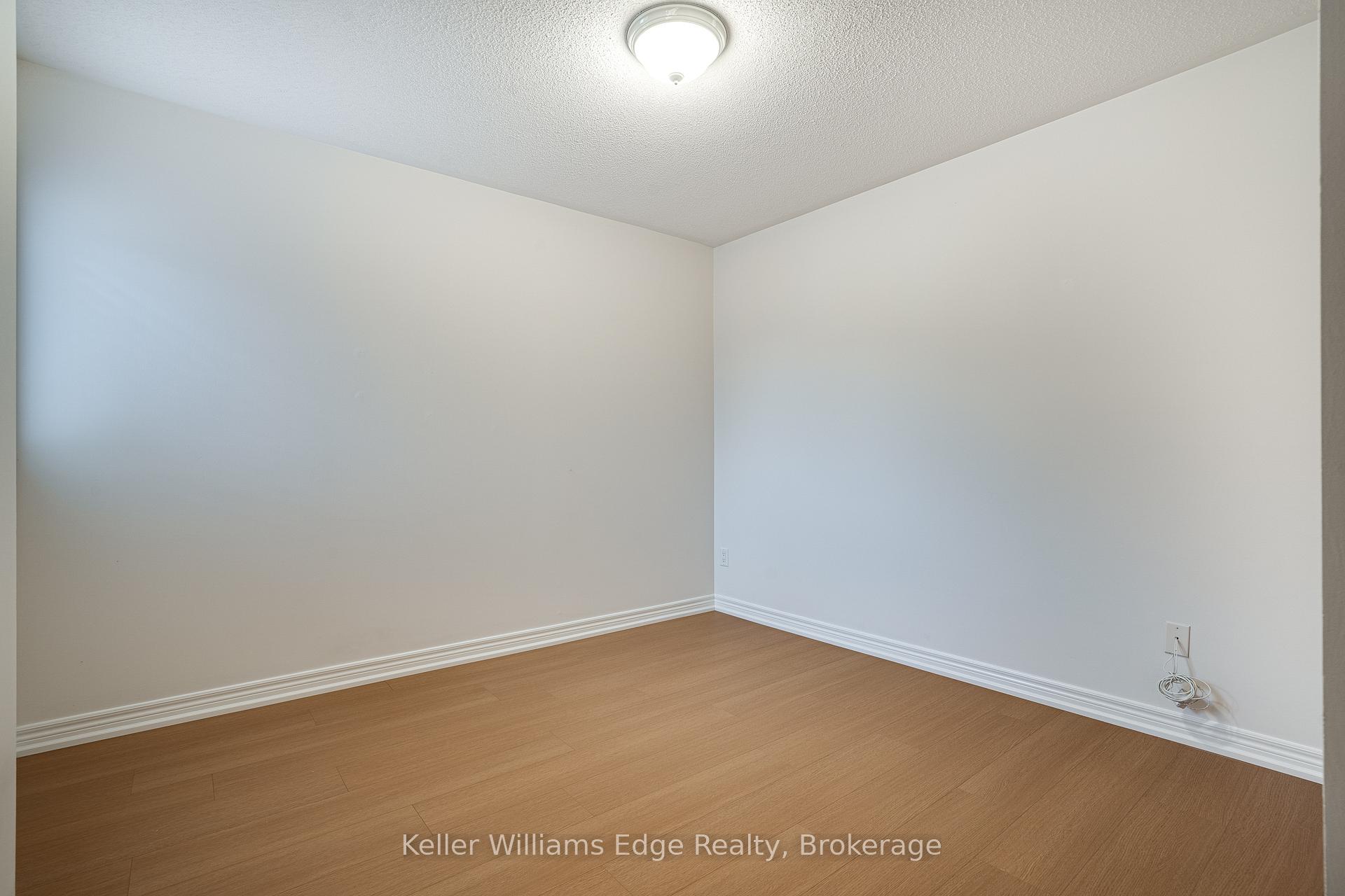 Photo 32 of 93 Glendarling Crescent, Hamilton, Winona Park — HOMEH