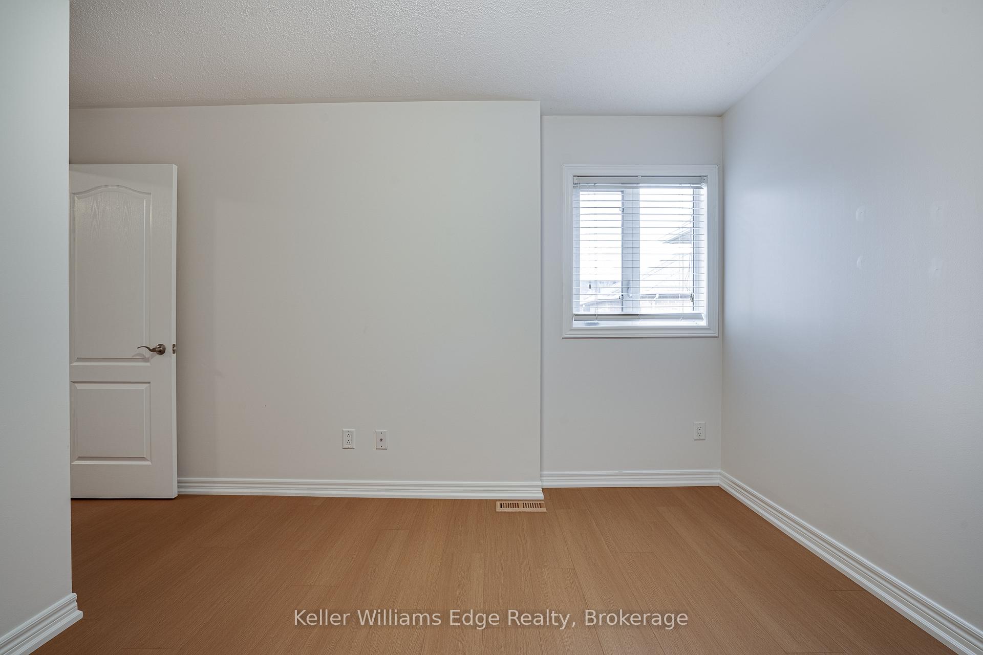 Photo 33 of 93 Glendarling Crescent, Hamilton, Winona Park — HOMEH