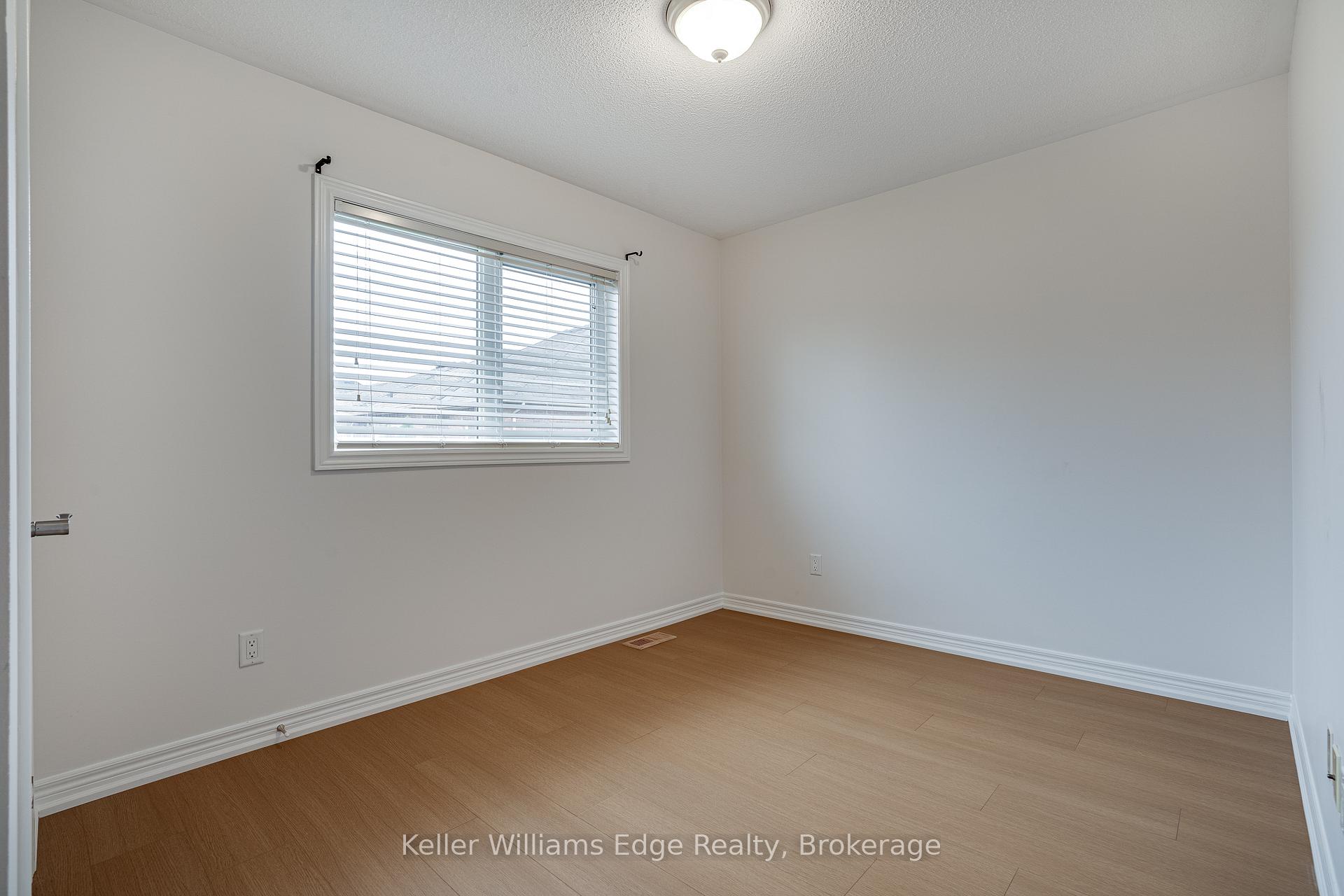 Photo 35 of 93 Glendarling Crescent, Hamilton, Winona Park — HOMEH