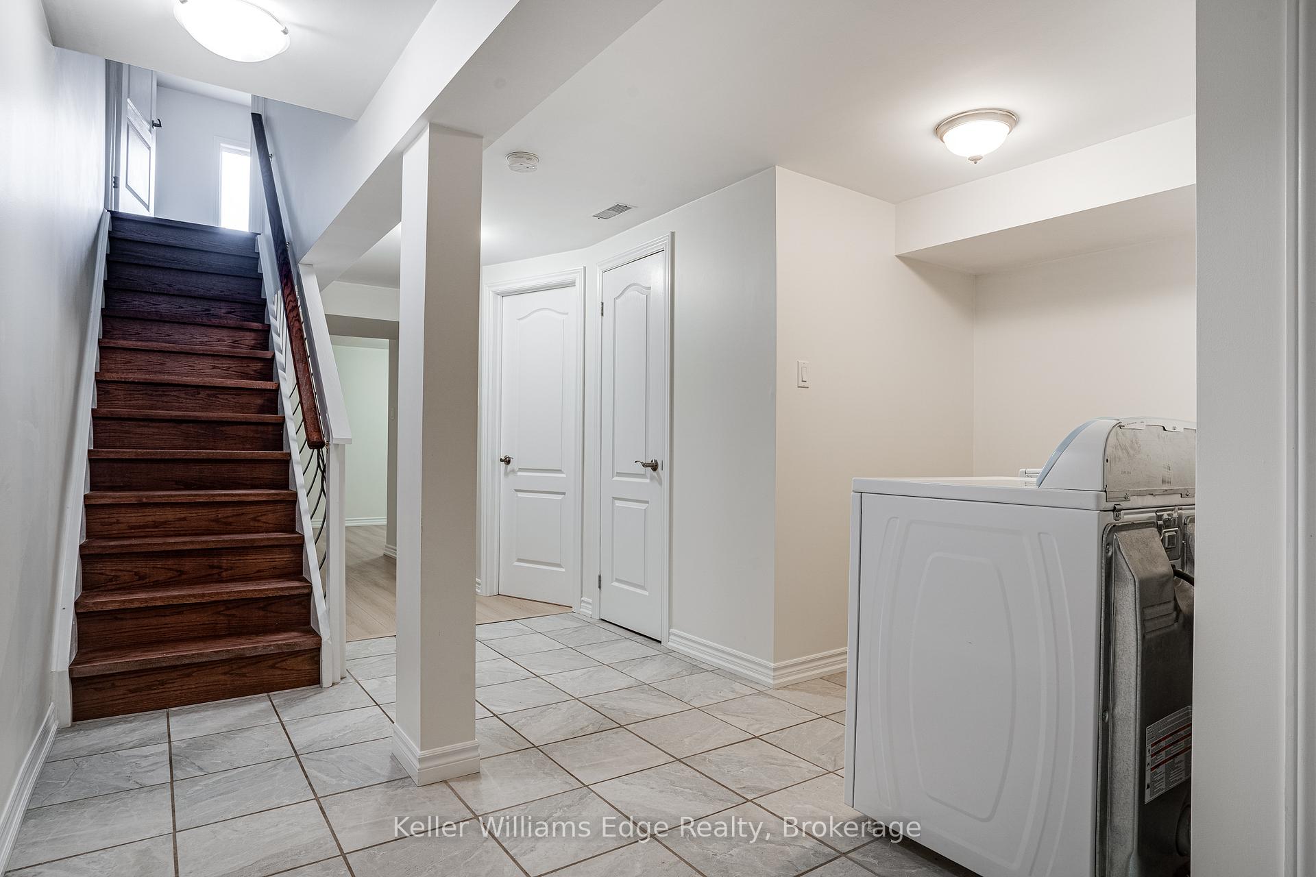 Photo 39 of 93 Glendarling Crescent, Hamilton, Winona Park — HOMEH