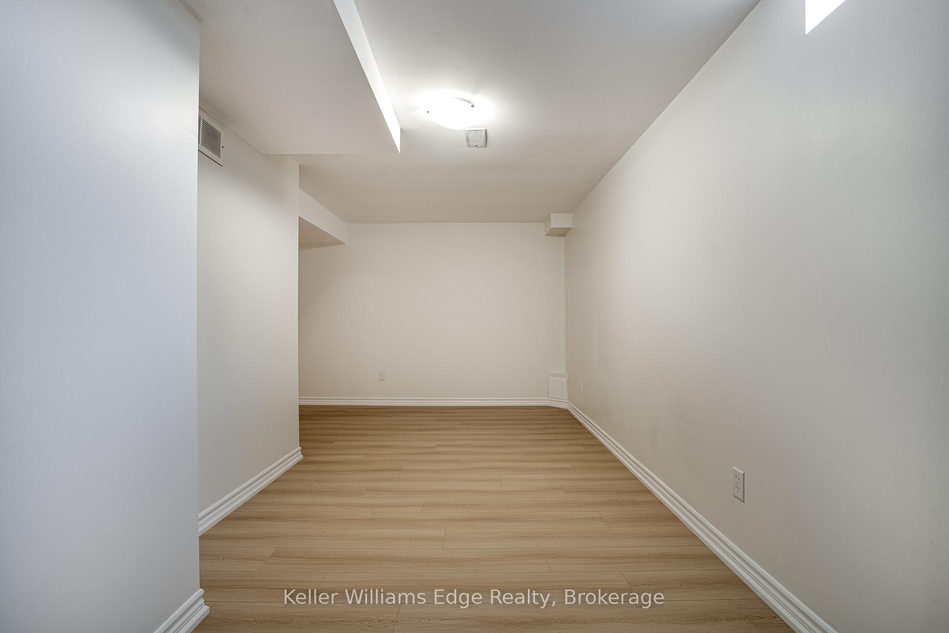 Photo 42 of 93 Glendarling Crescent, Hamilton, Winona Park — HOMEH