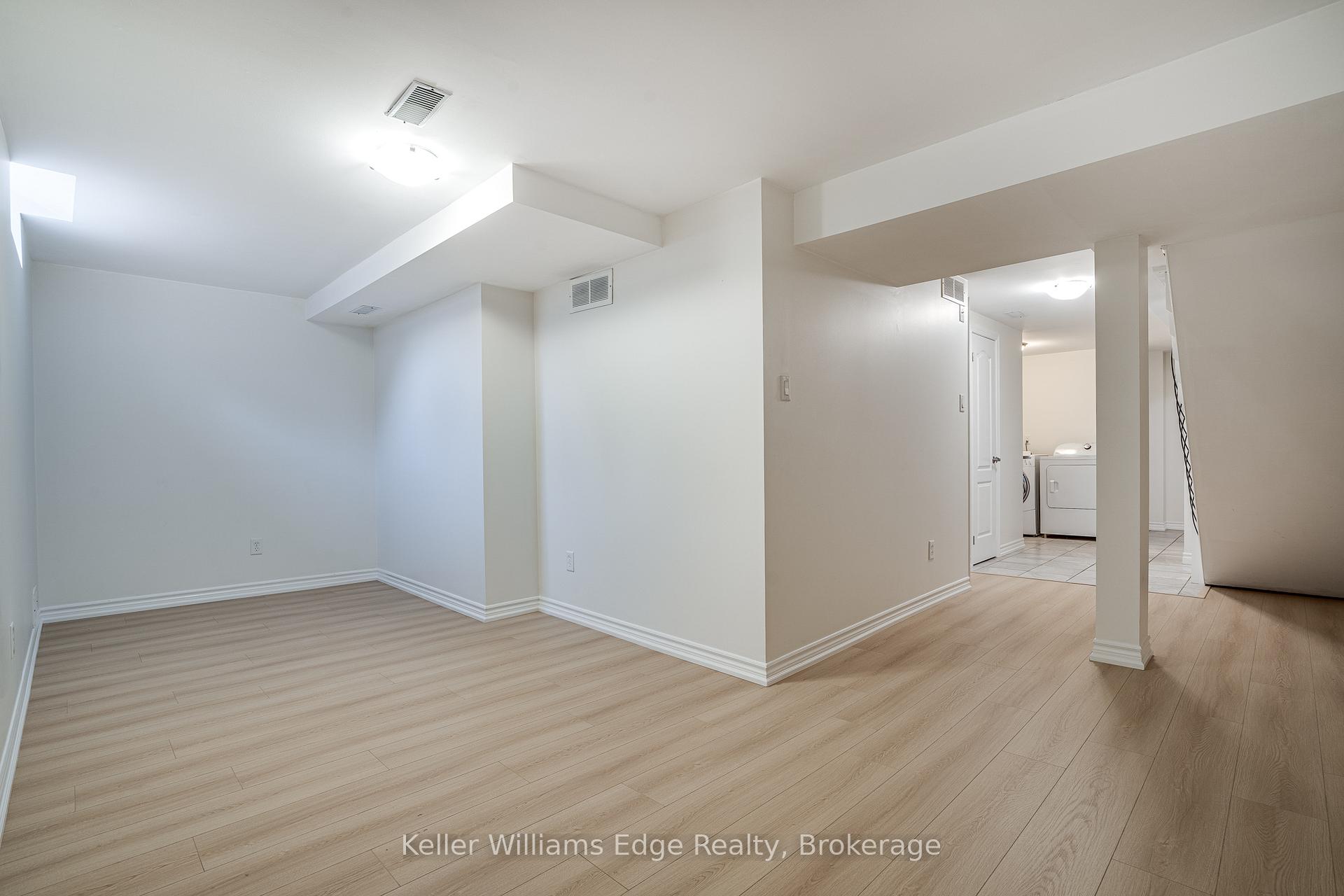 Photo 43 of 93 Glendarling Crescent, Hamilton, Winona Park — HOMEH
