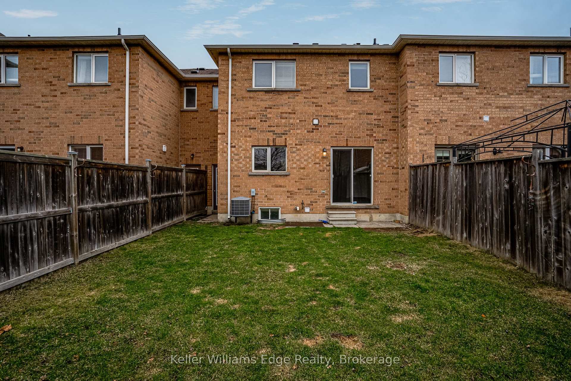 Photo 47 of 93 Glendarling Crescent, Hamilton, Winona Park — HOMEH