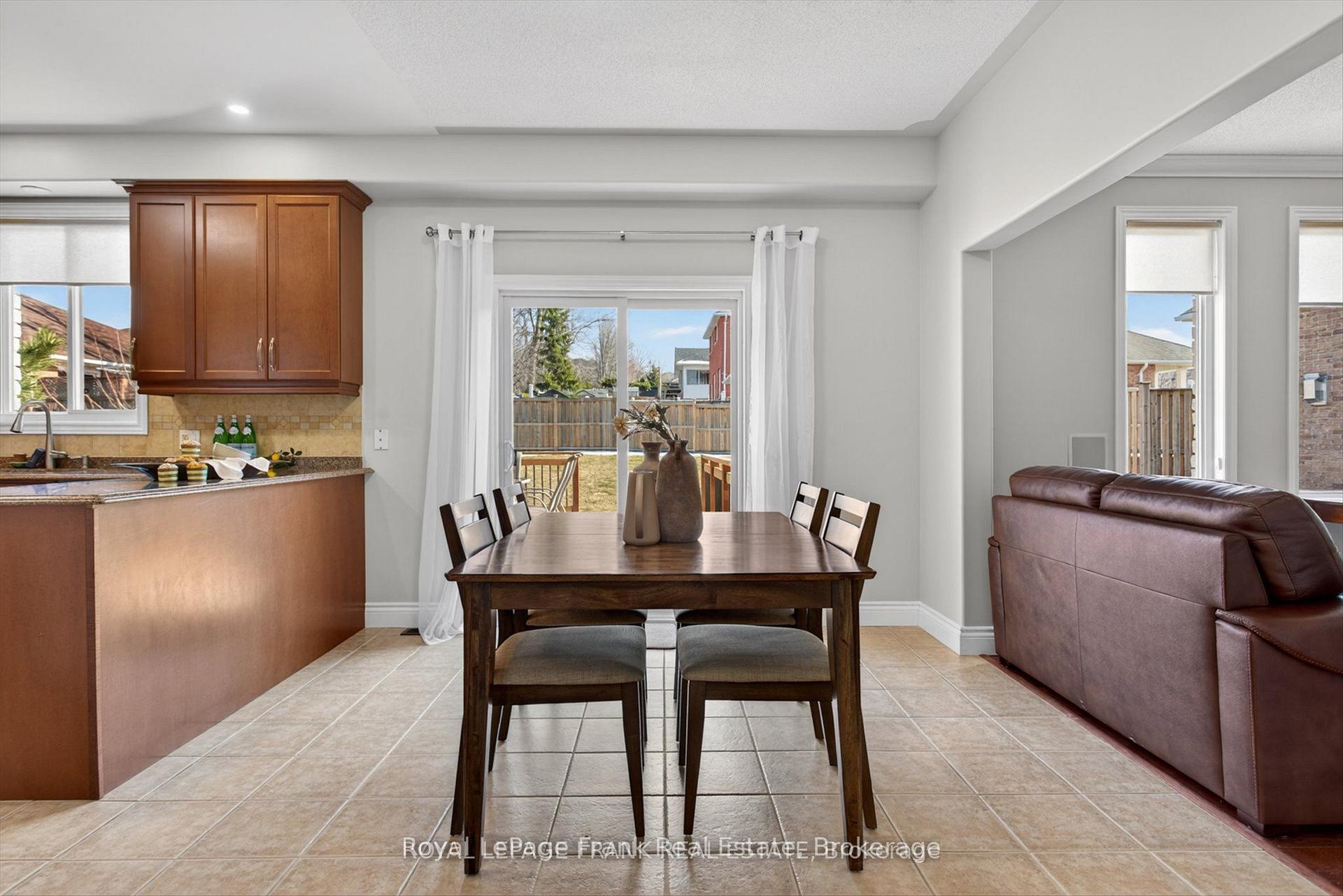 Photo 12 of 1504 Ireland Drive, Peterborough, Monaghan Ward 2 — HOMEH