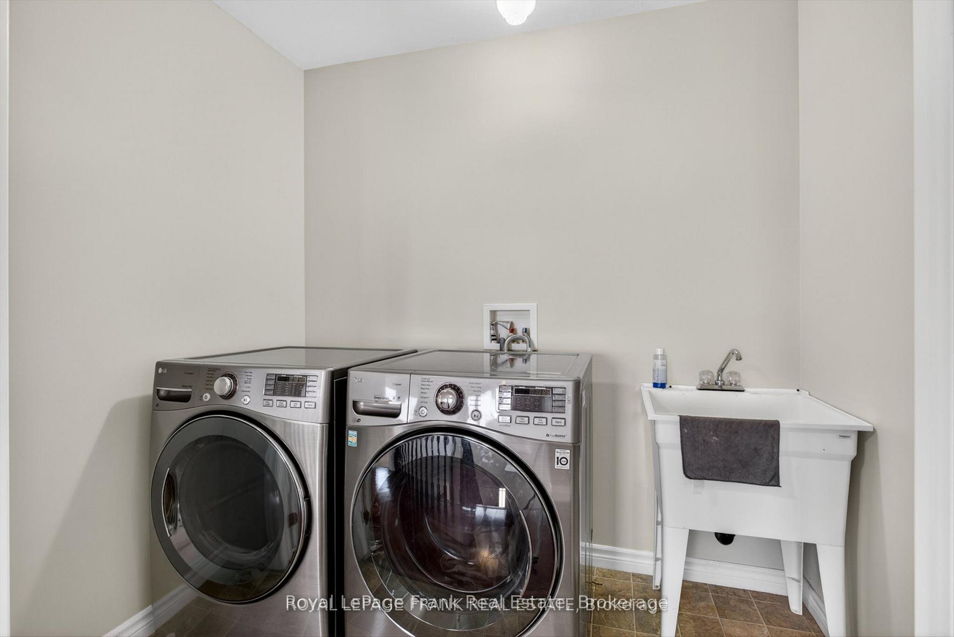 Photo 33 of 1504 Ireland Drive, Peterborough, Monaghan Ward 2 — HOMEH