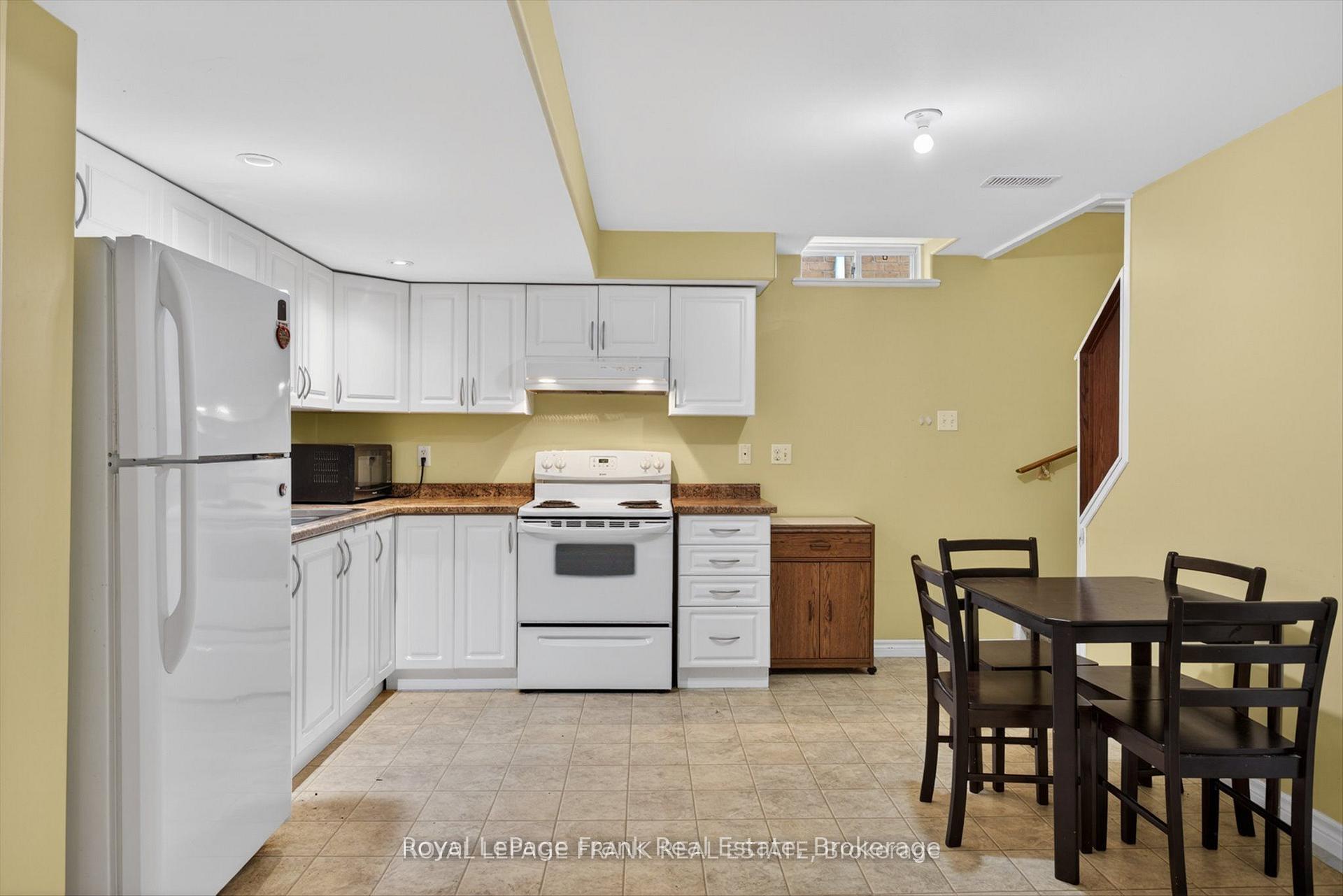Photo 35 of 1504 Ireland Drive, Peterborough, Monaghan Ward 2 — HOMEH