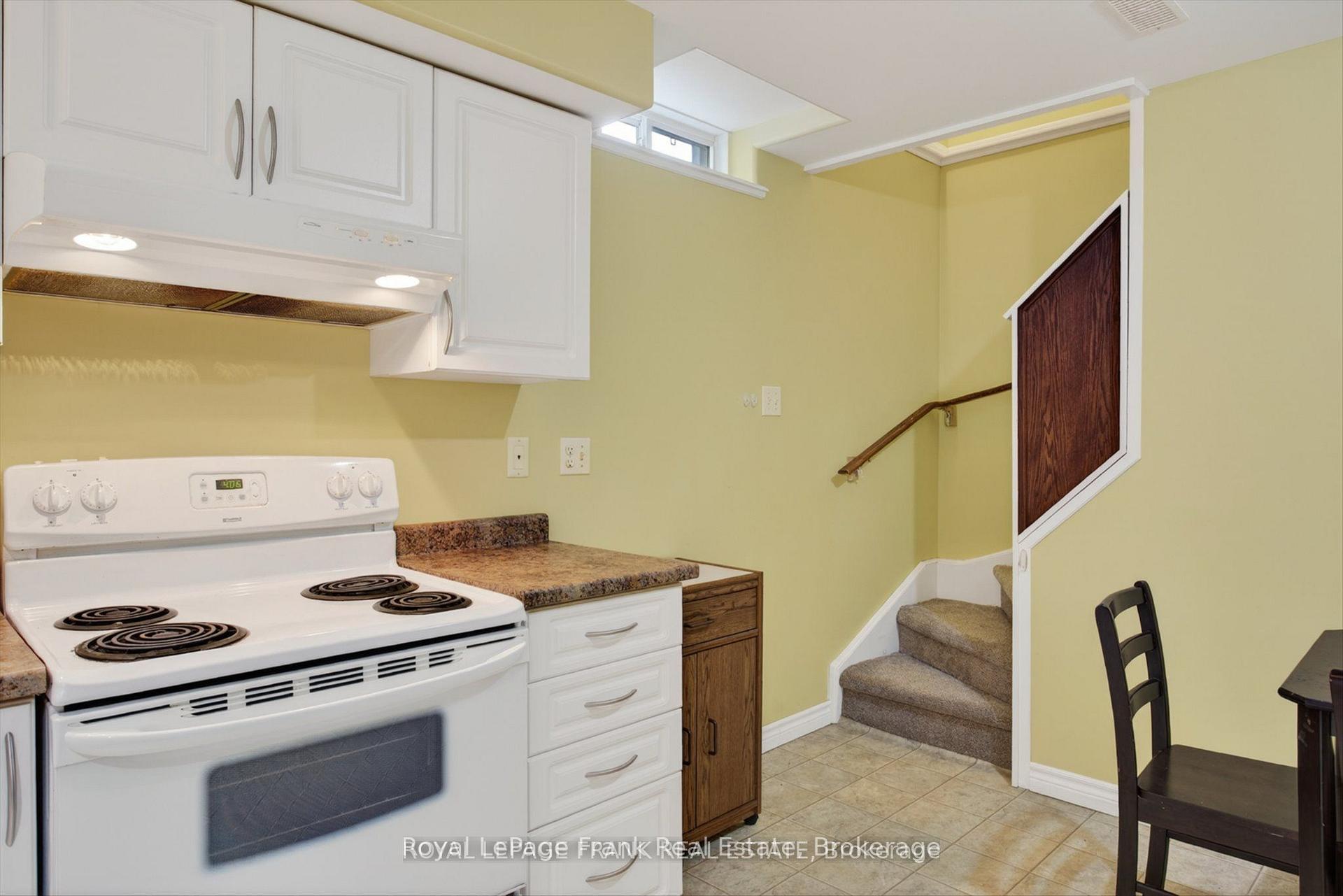 Photo 36 of 1504 Ireland Drive, Peterborough, Monaghan Ward 2 — HOMEH