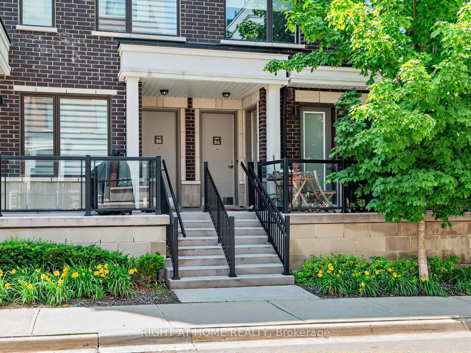 Photo 2 of Unit 86, 400 Alex Gardner Circle, Aurora, Aurora Village — HOMEH