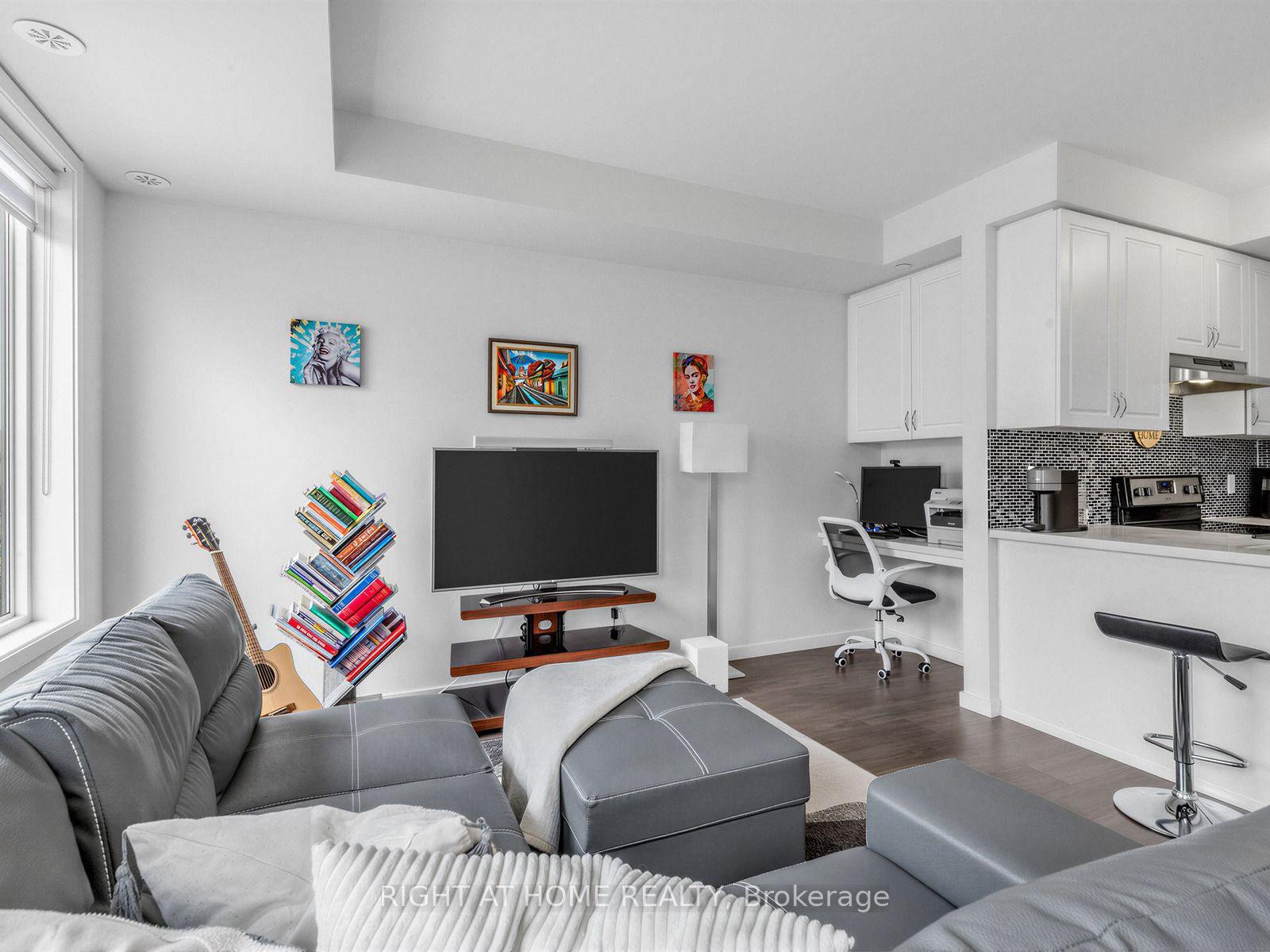 Photo 9 of Unit 86, 400 Alex Gardner Circle, Aurora, Aurora Village — HOMEH