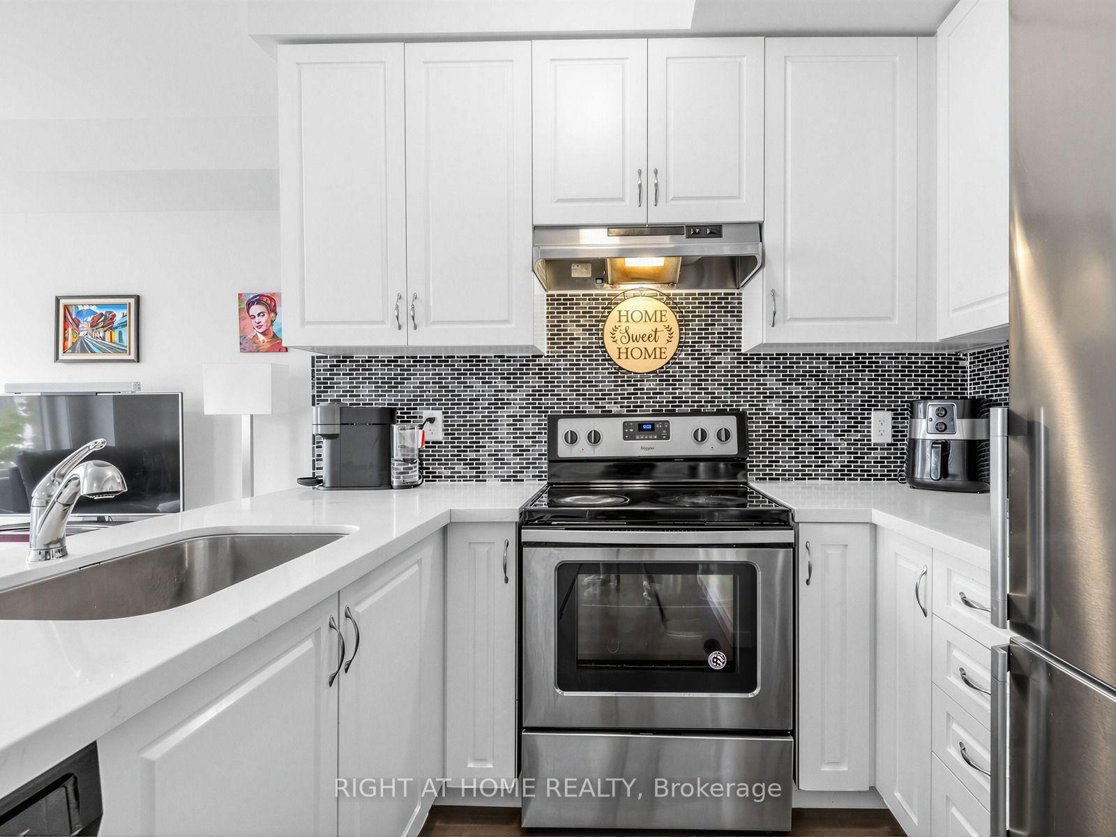 Photo 13 of Unit 86, 400 Alex Gardner Circle, Aurora, Aurora Village — HOMEH