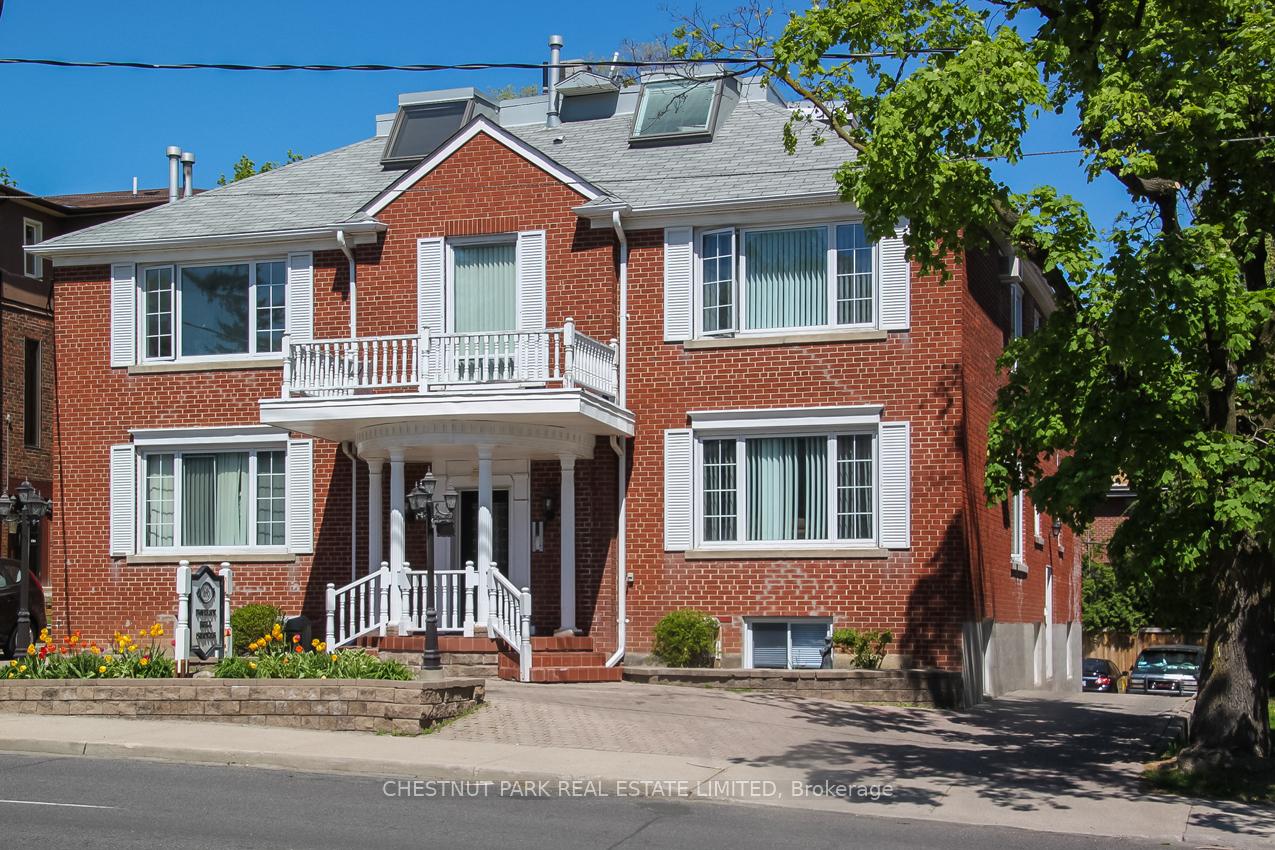 Front of Unit 13, 1695 Bathurst Street