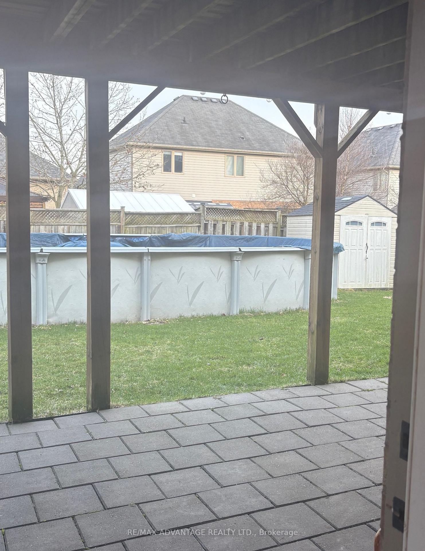 Photo 6 of Unit Lower, 864 Thistleridge Crescent, London, South L — HOMEH