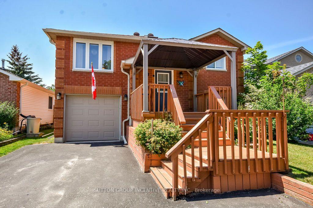 Photo 2 of 10 Palling Lane, Barrie, Grove East — HOMEH