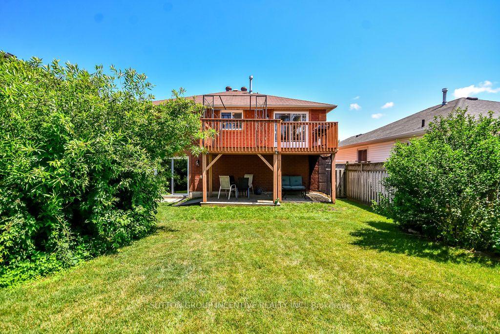 Photo 9 of 10 Palling Lane, Barrie, Grove East — HOMEH