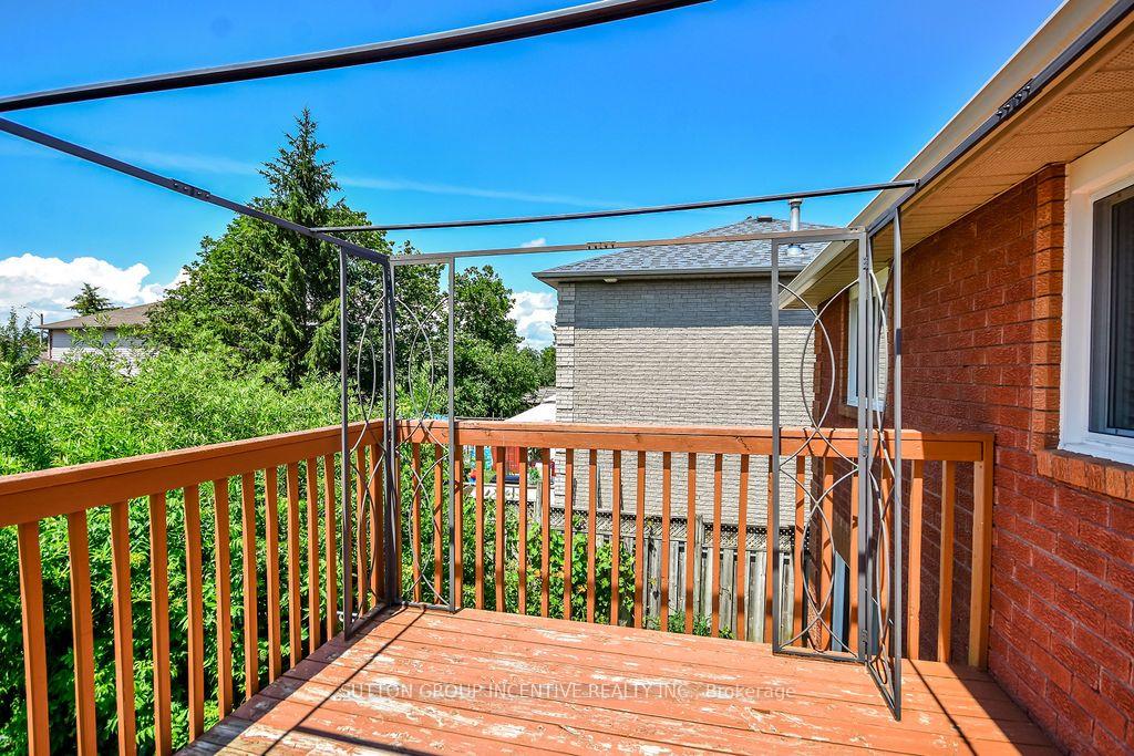Photo 11 of 10 Palling Lane, Barrie, Grove East — HOMEH