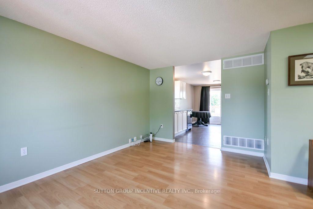 Photo 17 of 10 Palling Lane, Barrie, Grove East — HOMEH
