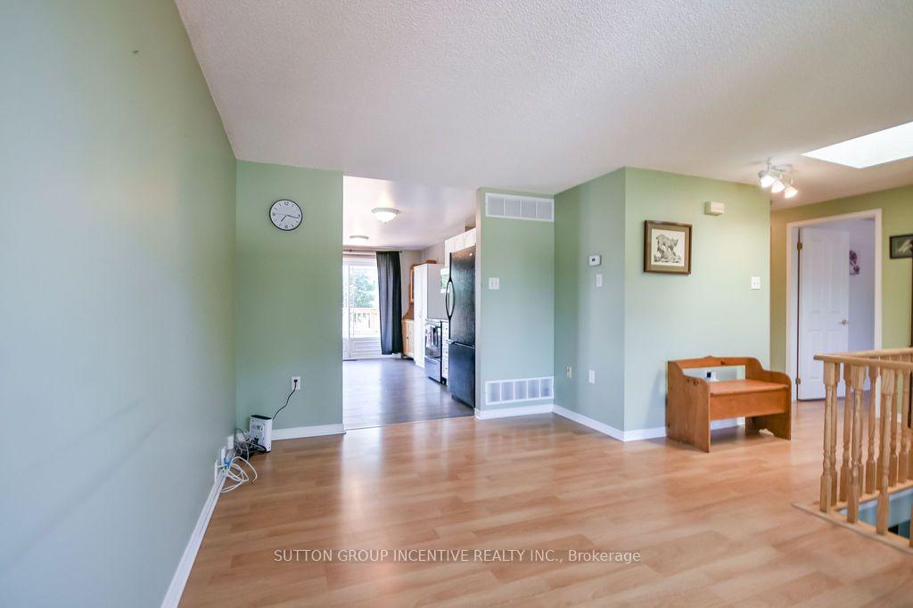 Photo 18 of 10 Palling Lane, Barrie, Grove East — HOMEH