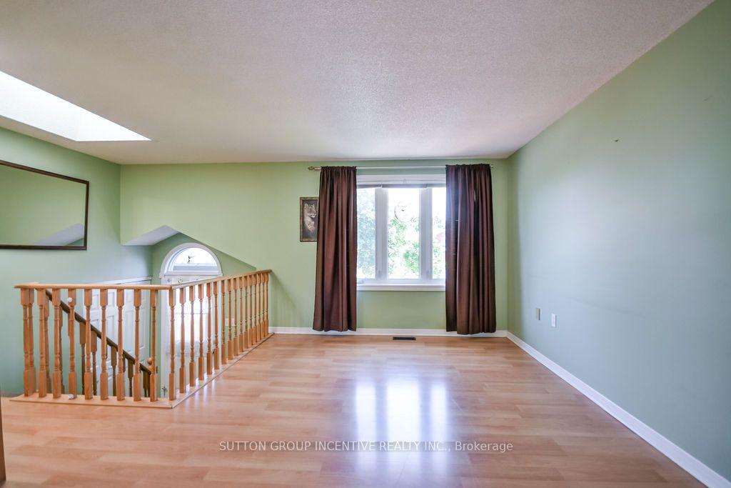 Photo 19 of 10 Palling Lane, Barrie, Grove East — HOMEH