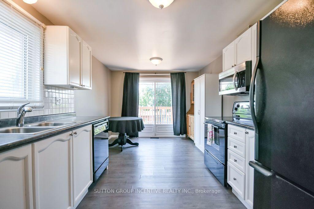 Photo 21 of 10 Palling Lane, Barrie, Grove East — HOMEH