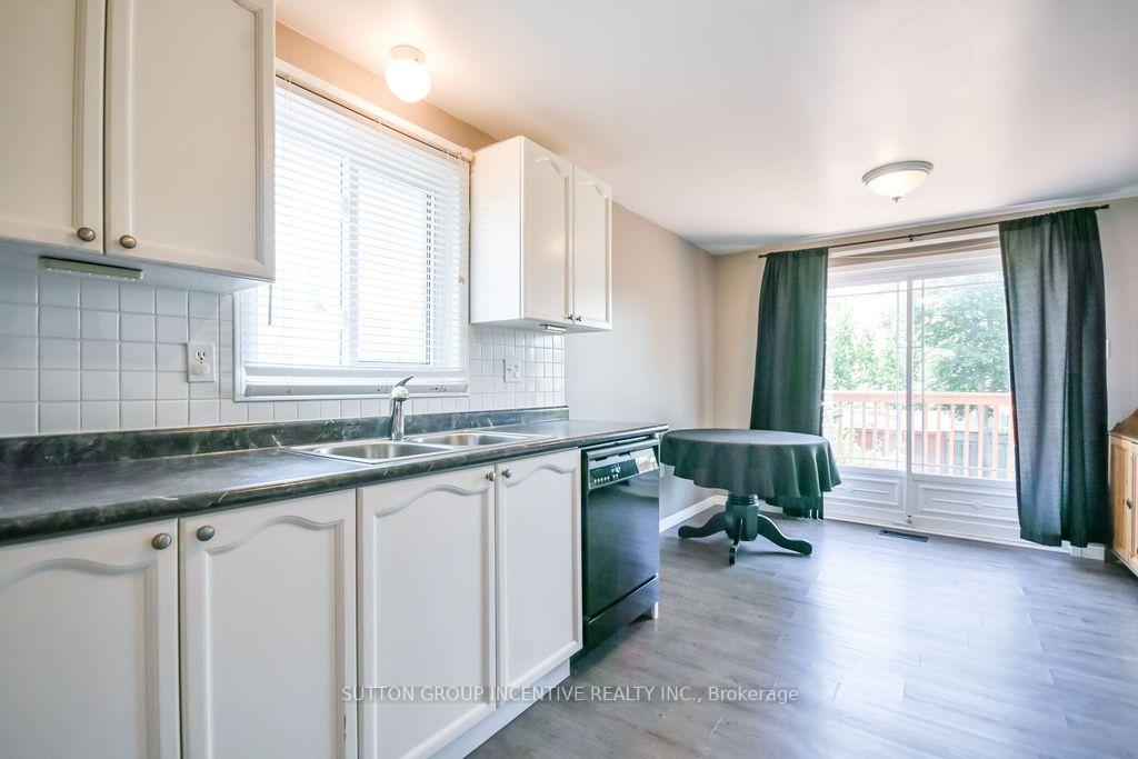 Photo 22 of 10 Palling Lane, Barrie, Grove East — HOMEH