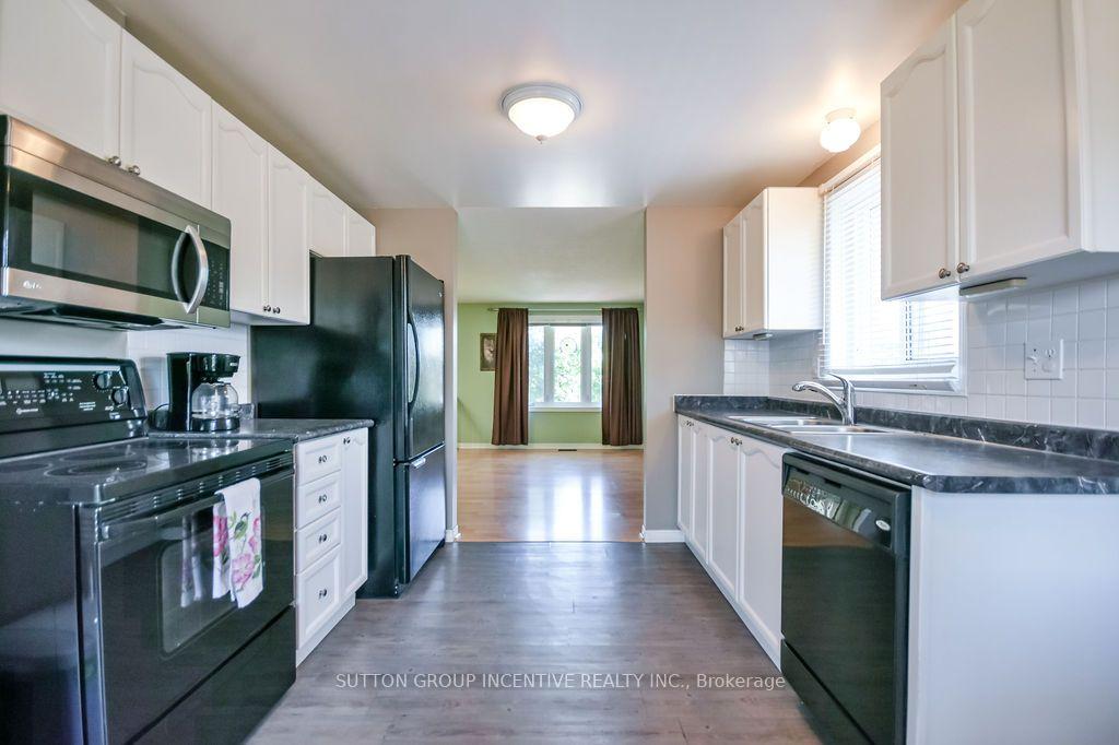 Photo 25 of 10 Palling Lane, Barrie, Grove East — HOMEH
