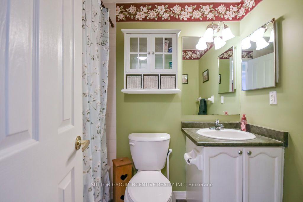 Photo 35 of 10 Palling Lane, Barrie, Grove East — HOMEH